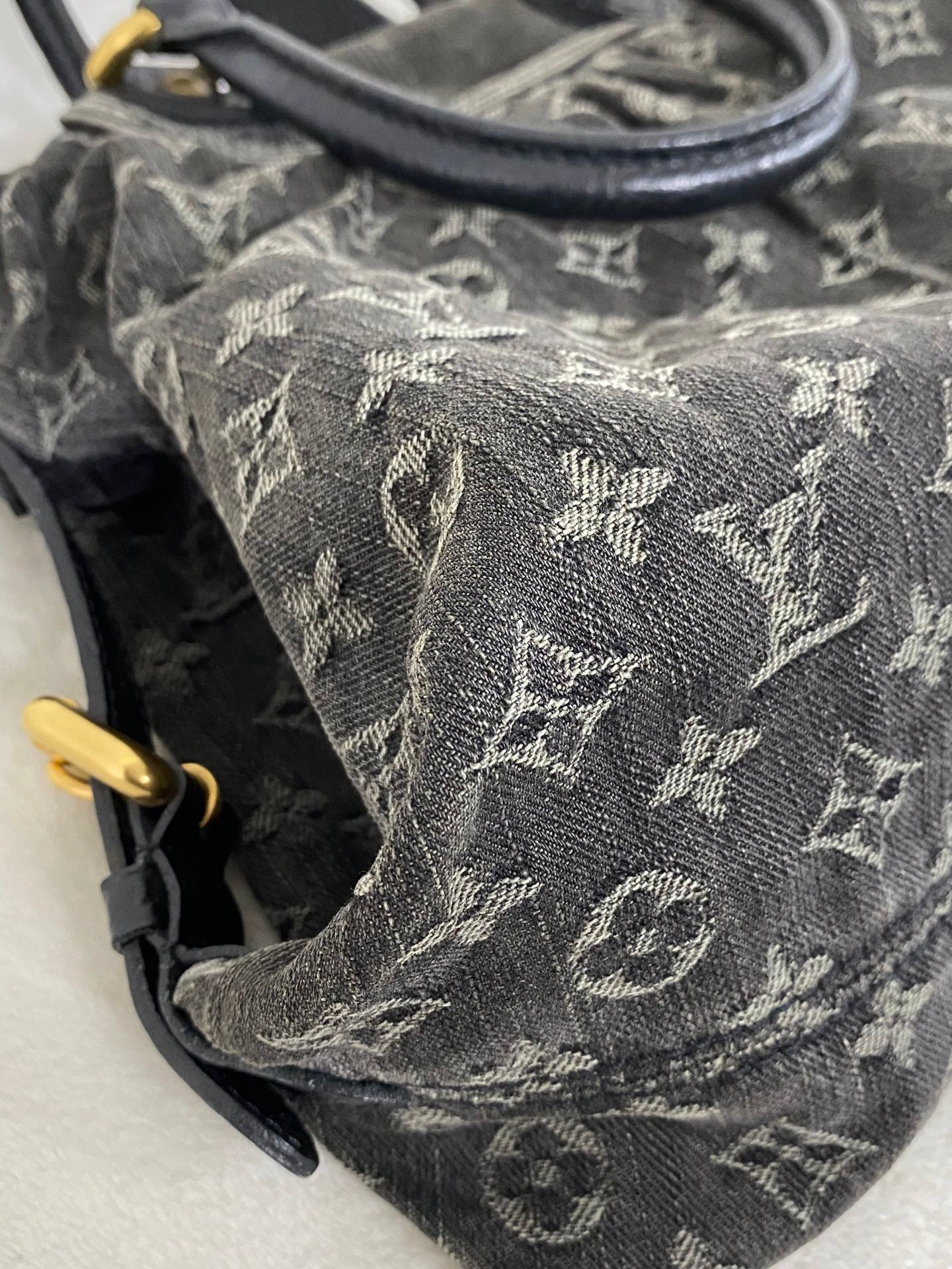 Louis Vuitton Neo Cabby MM Monogram Denim Noir