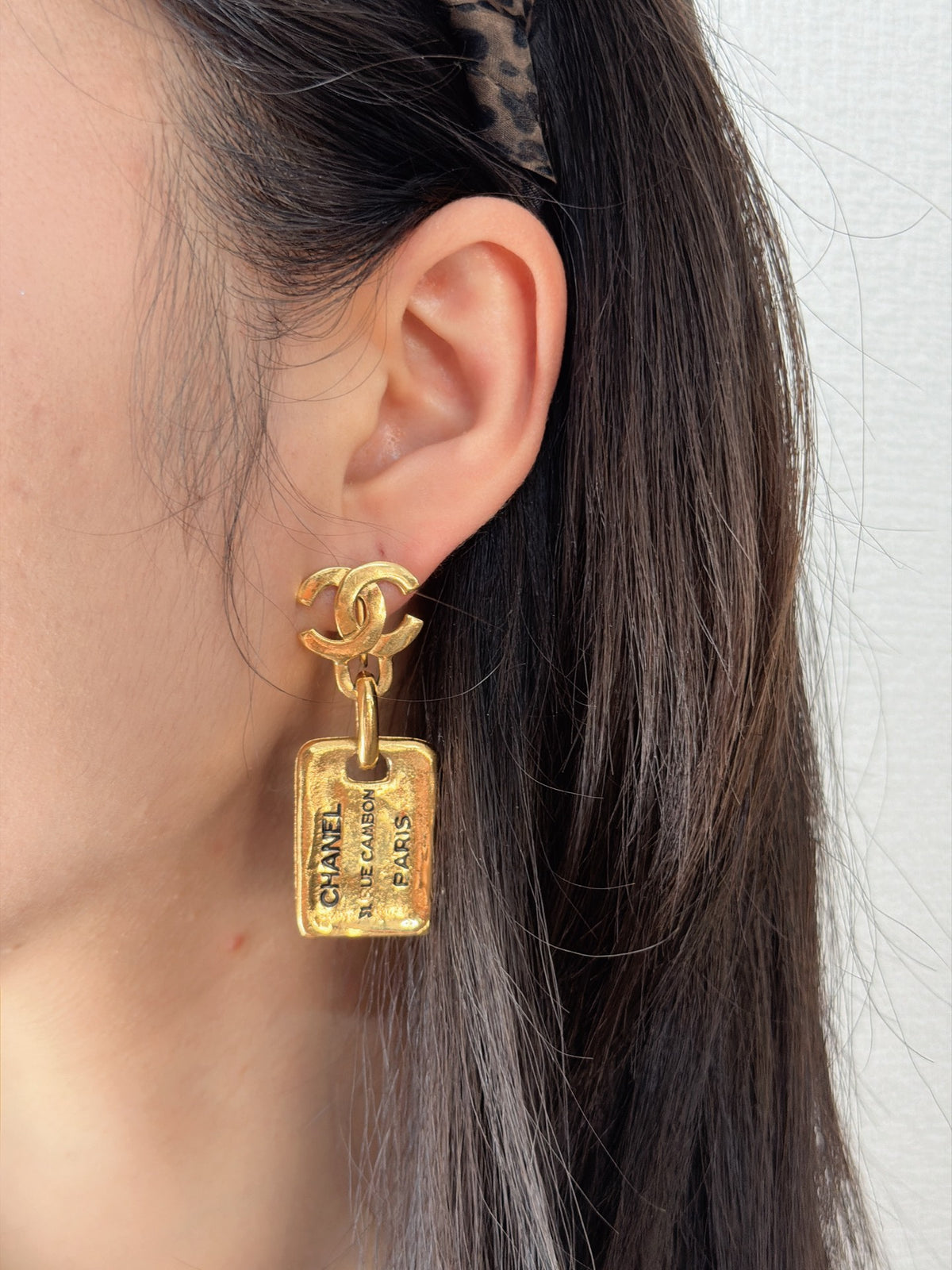 CHANEL Vintage CC Logo 31 Rue Cambon Plate Drop Earrings