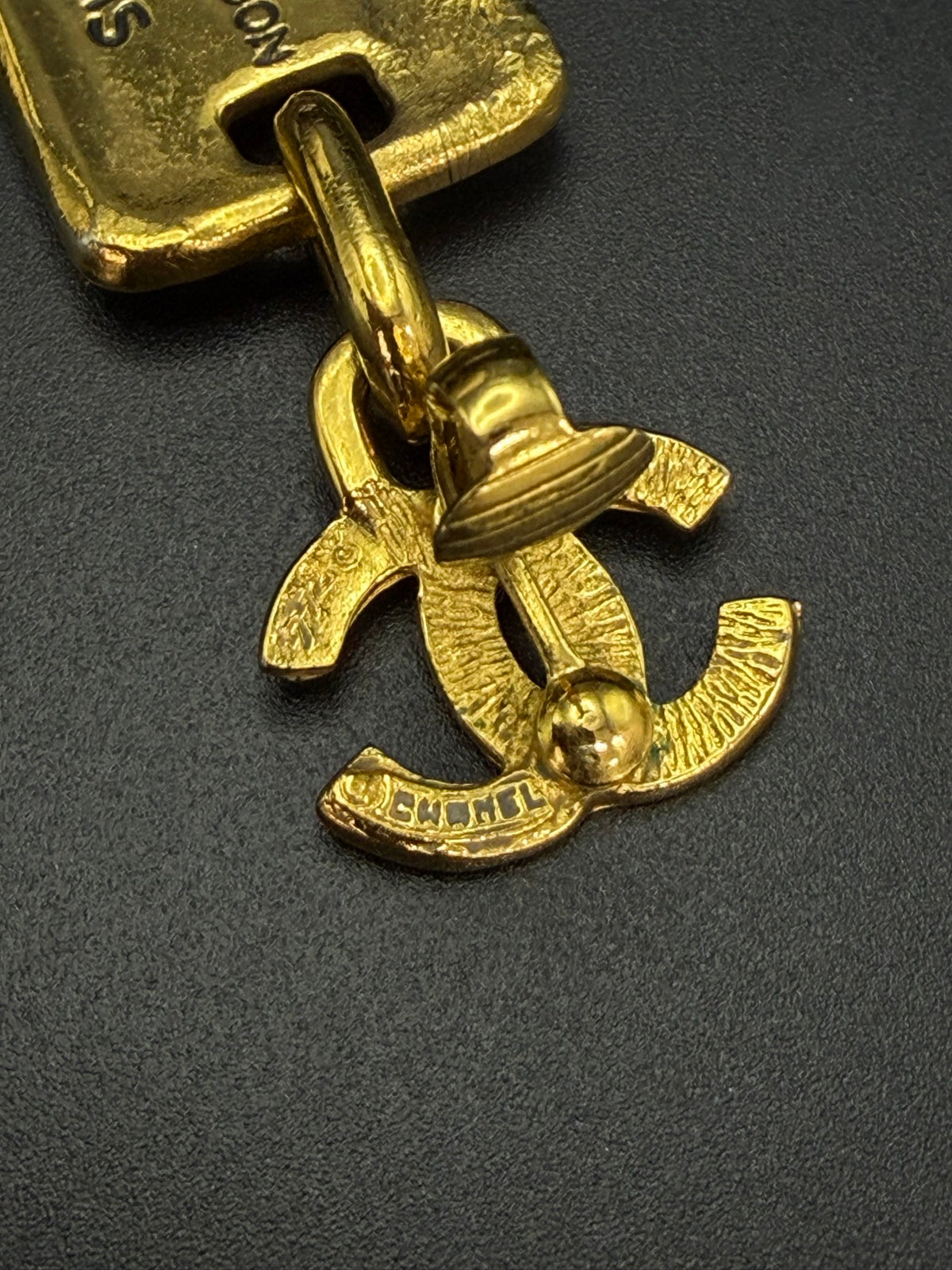 CHANEL Vintage CC Logo 31 Rue Cambon Plate Drop Earrings