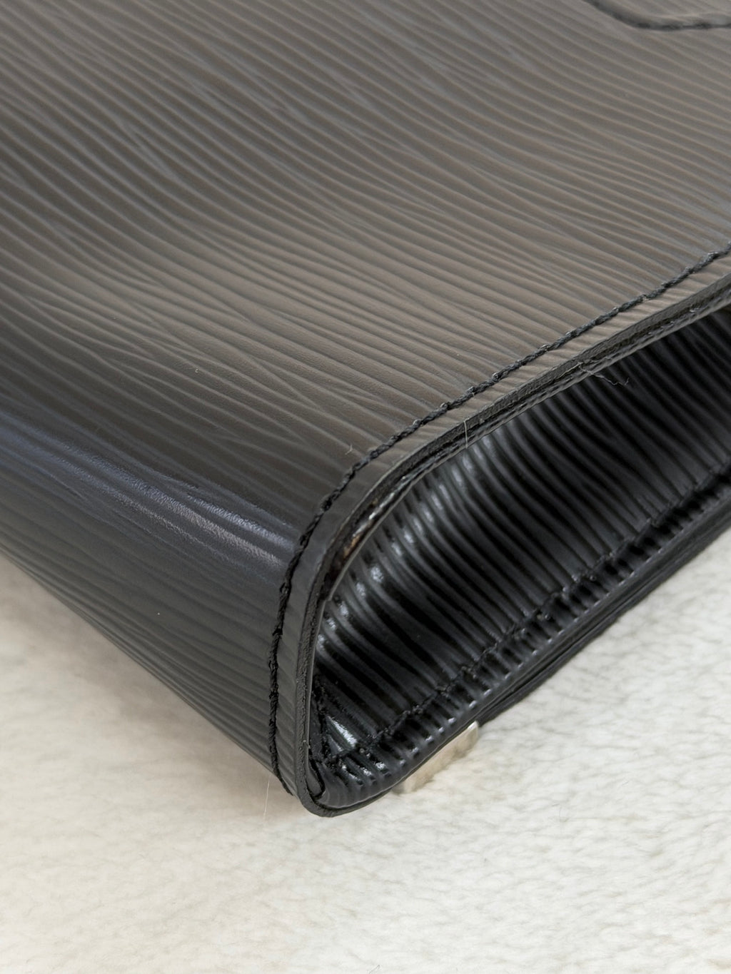 Louis Vuitton Epi Leather Sévigné Clutch Bag
