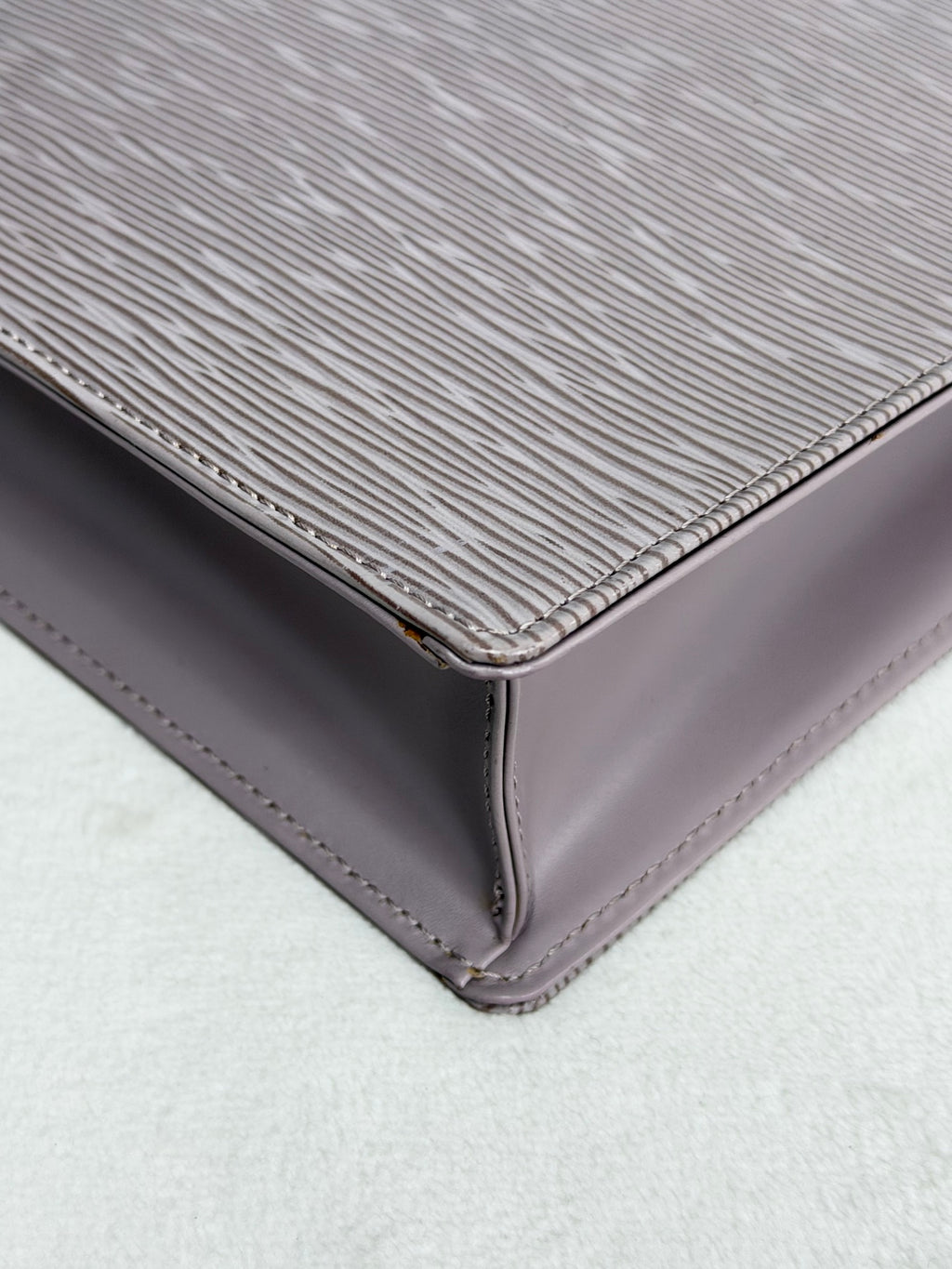 LOUIS VUITTON Epi Violet Shoulderbag