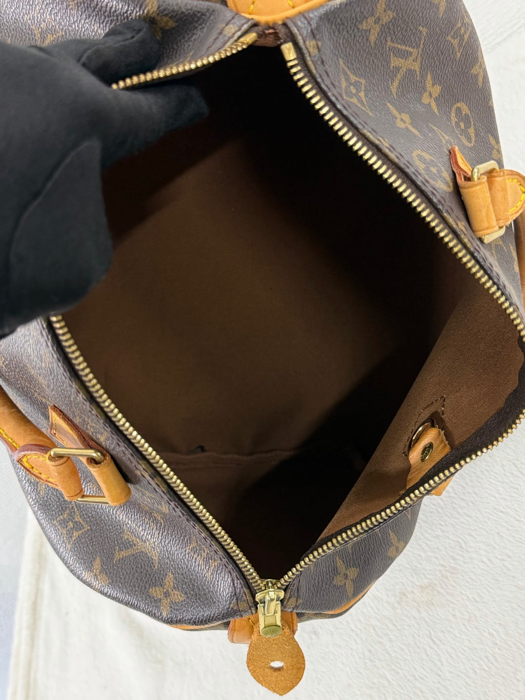 Louis Vuitton Vintage 2003 Monogram Speedy 30 Bag