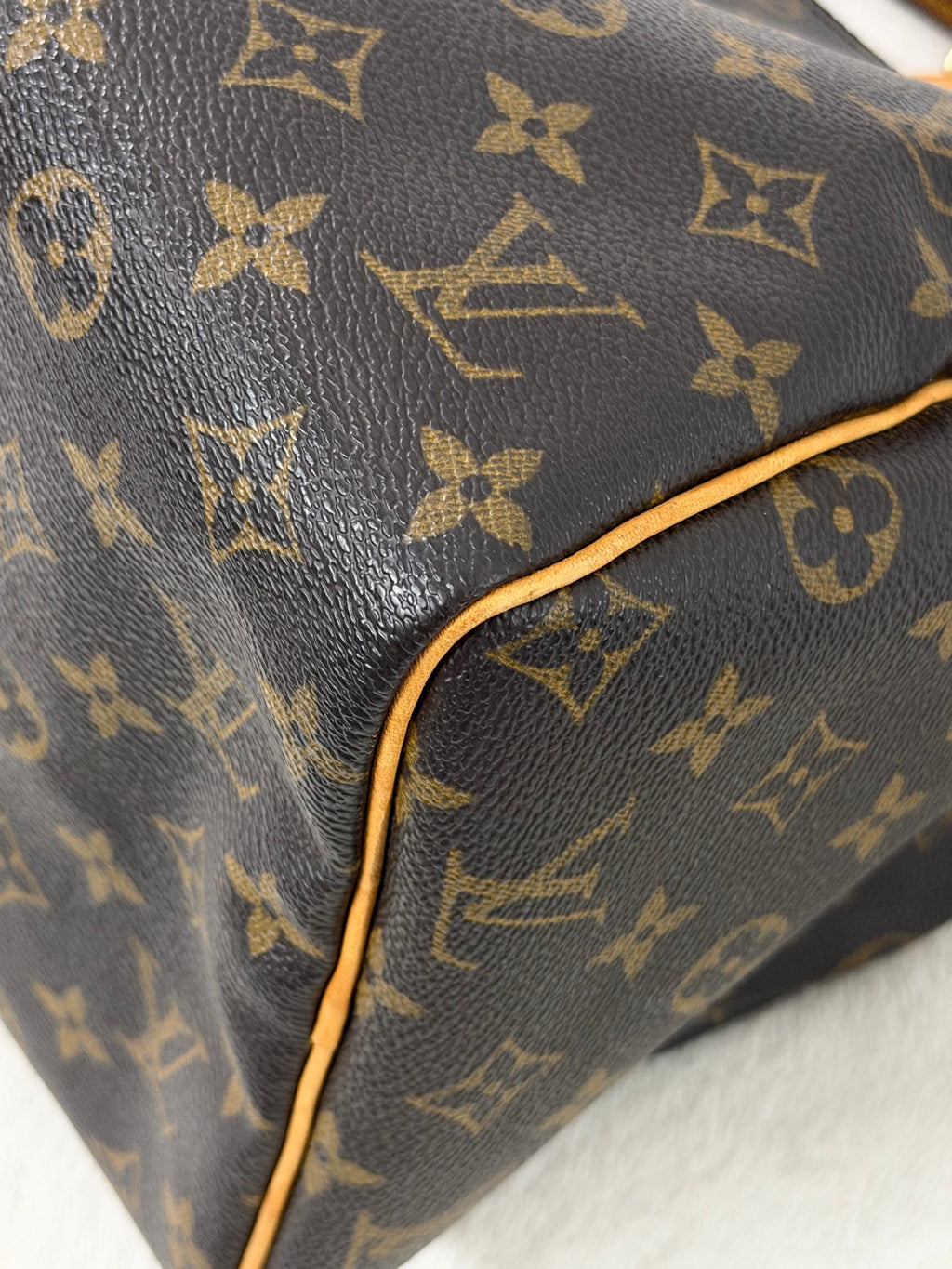 Louis Vuitton Vintage 2003 Monogram Speedy 30 Bag