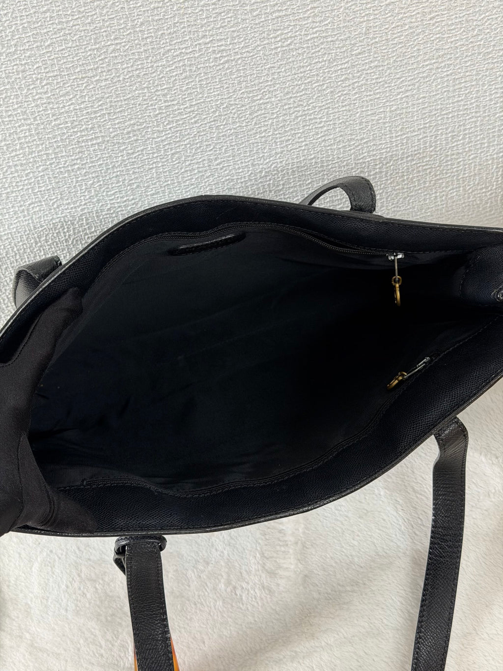 Chanel Caviar Skin Logo Charm ToteBag