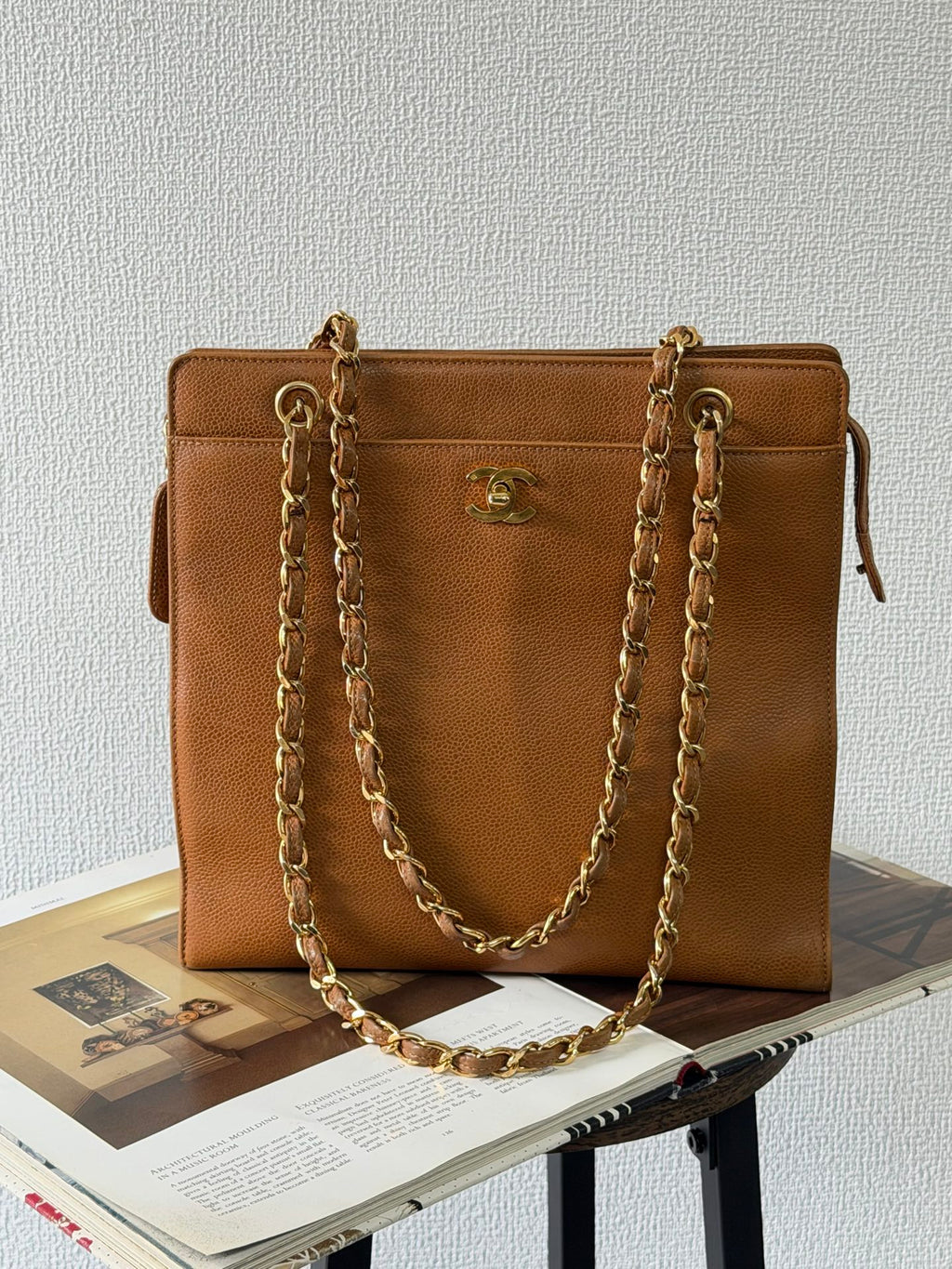 CHANEL Caiver Tote Chainbag