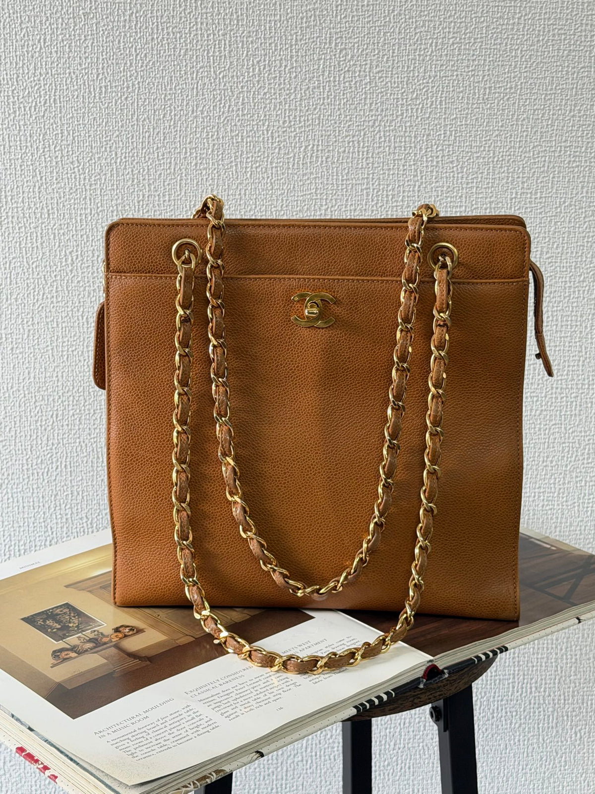 CHANEL Caiver Tote Chainbag