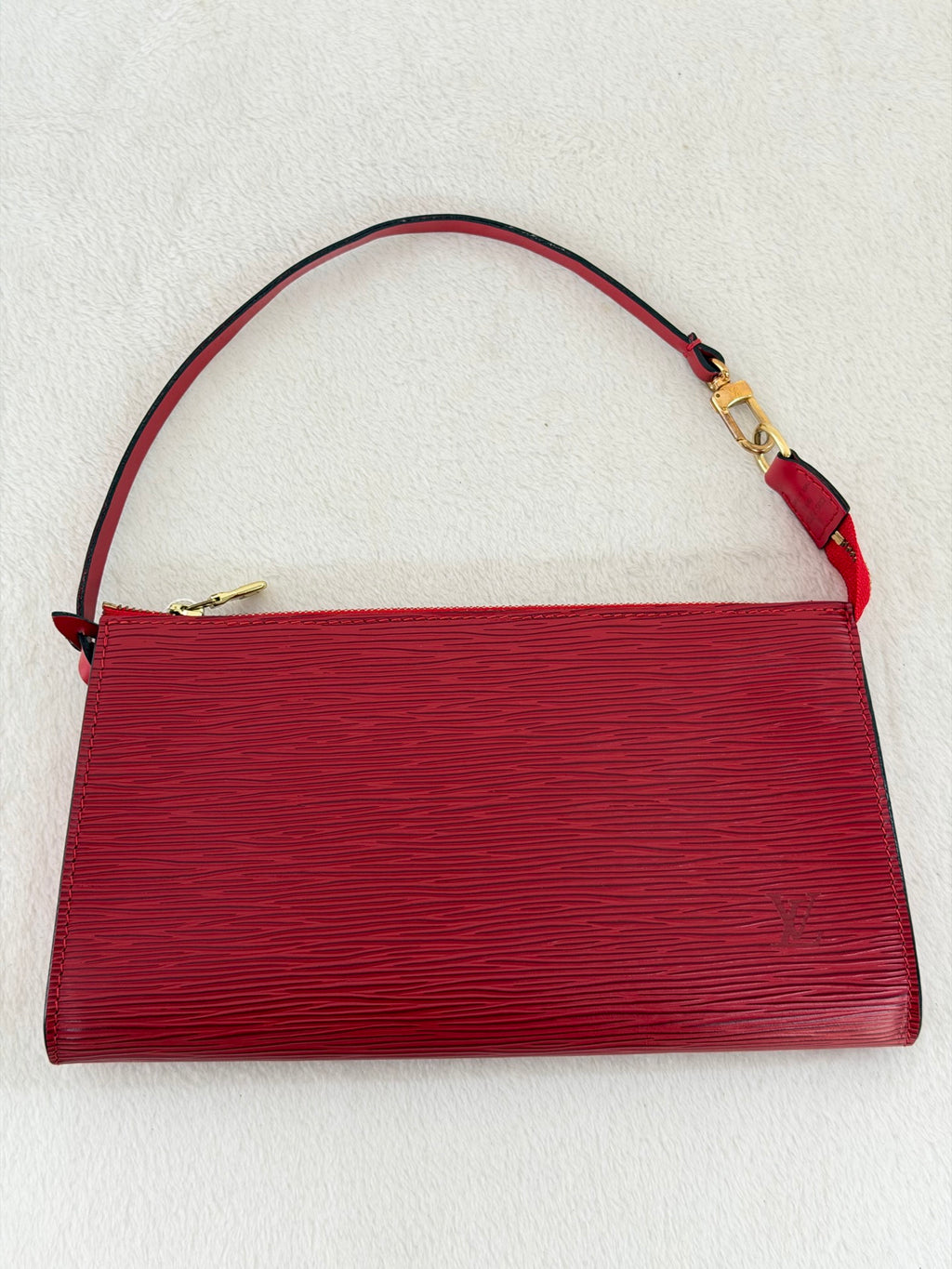 LOUIS VUITTON Epi Pochette Accessoires 24 Castilian Red Clutch Bag