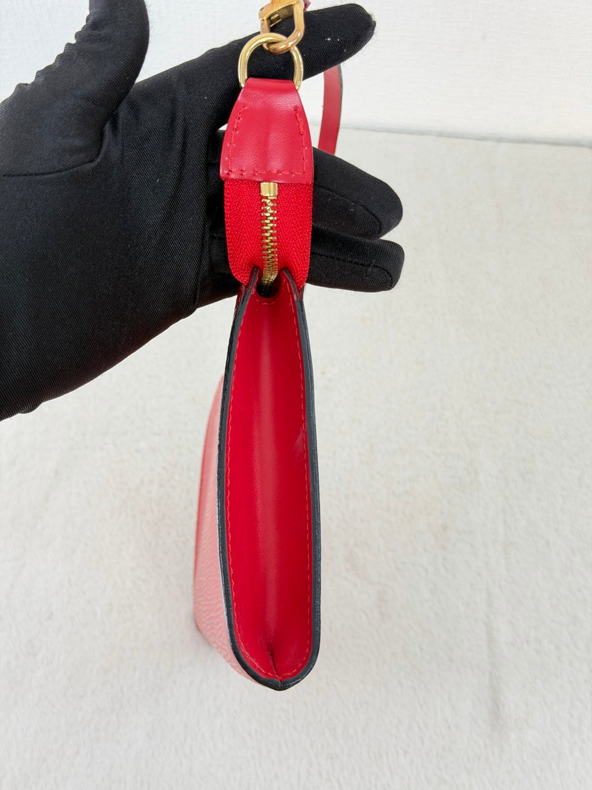 LOUIS VUITTON Epi Pochette Accessoires 24 Castilian Red Clutch Bag