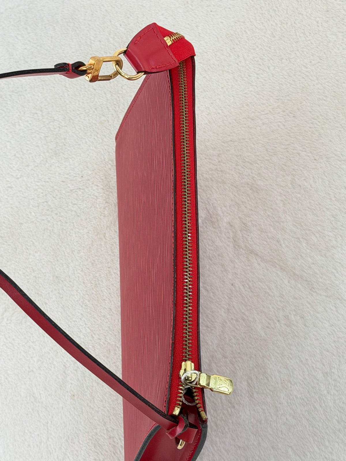 LOUIS VUITTON Epi Pochette Accessoires 24 Castilian Red Clutch Bag