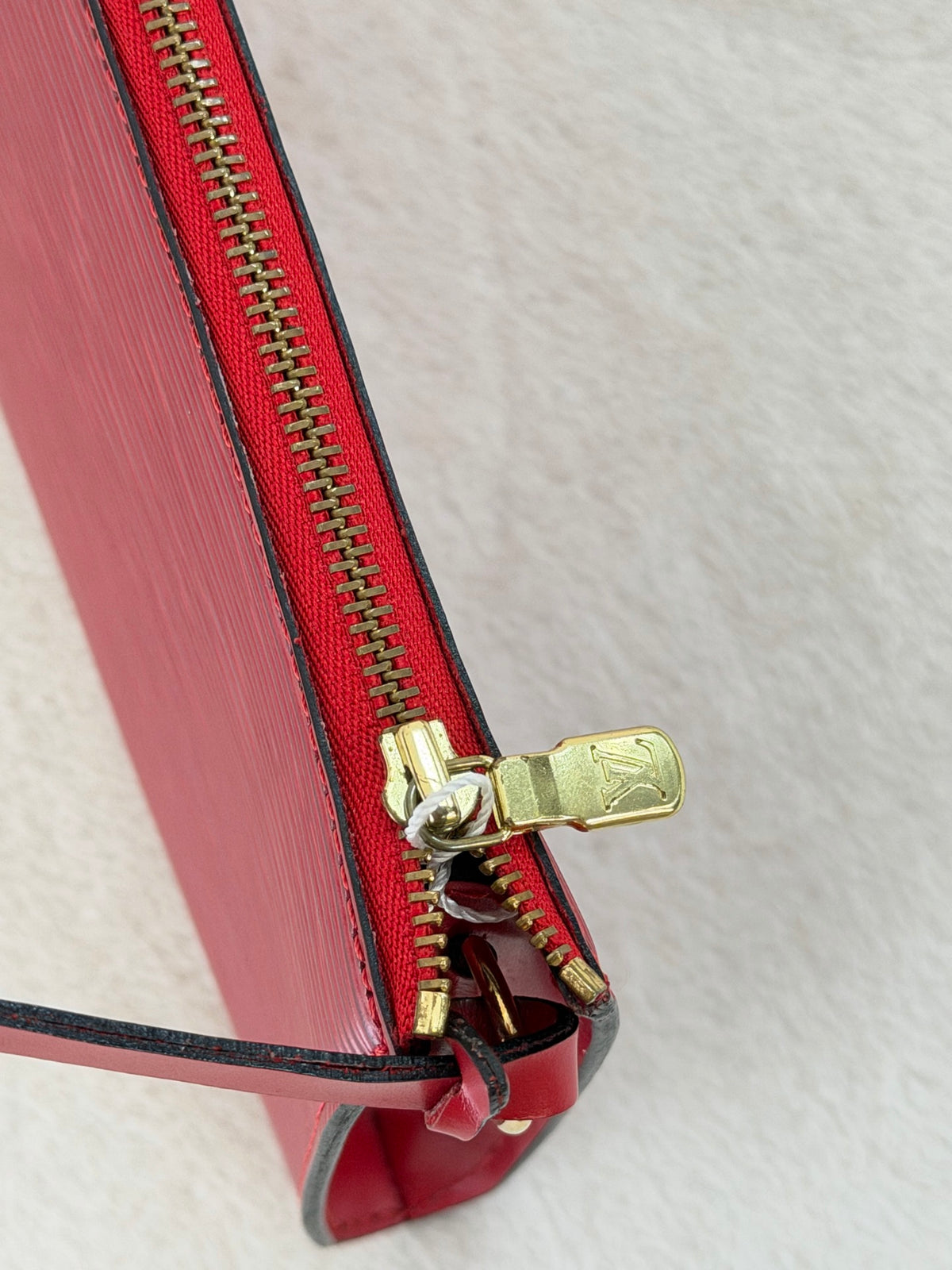 LOUIS VUITTON Epi Pochette Accessoires 24 Castilian Red Clutch Bag