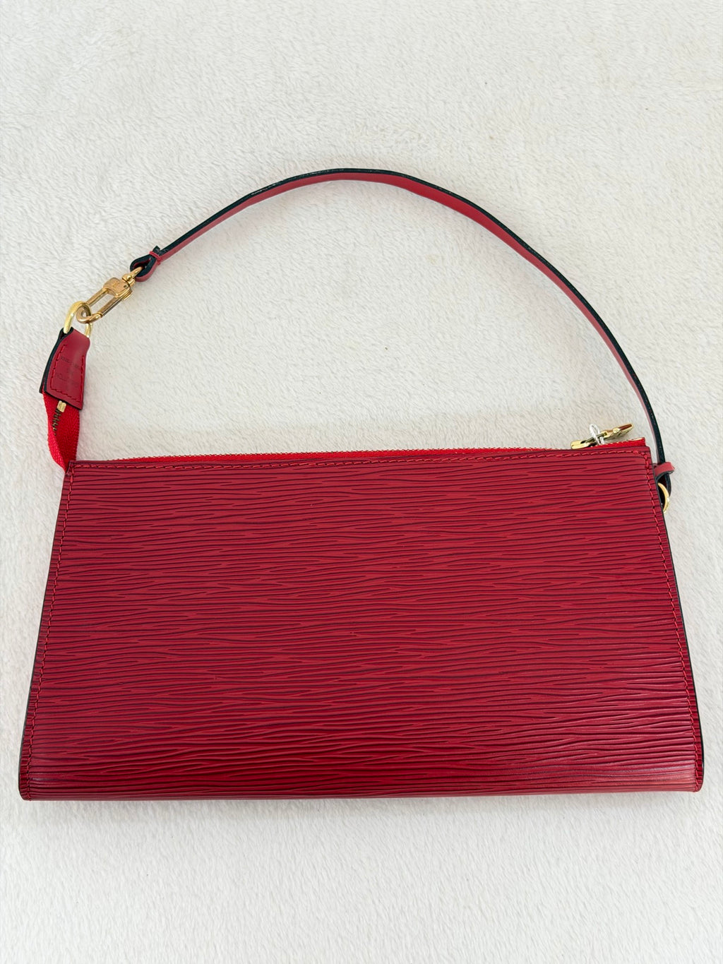 LOUIS VUITTON Epi Pochette Accessoires 24 Castilian Red Clutch Bag