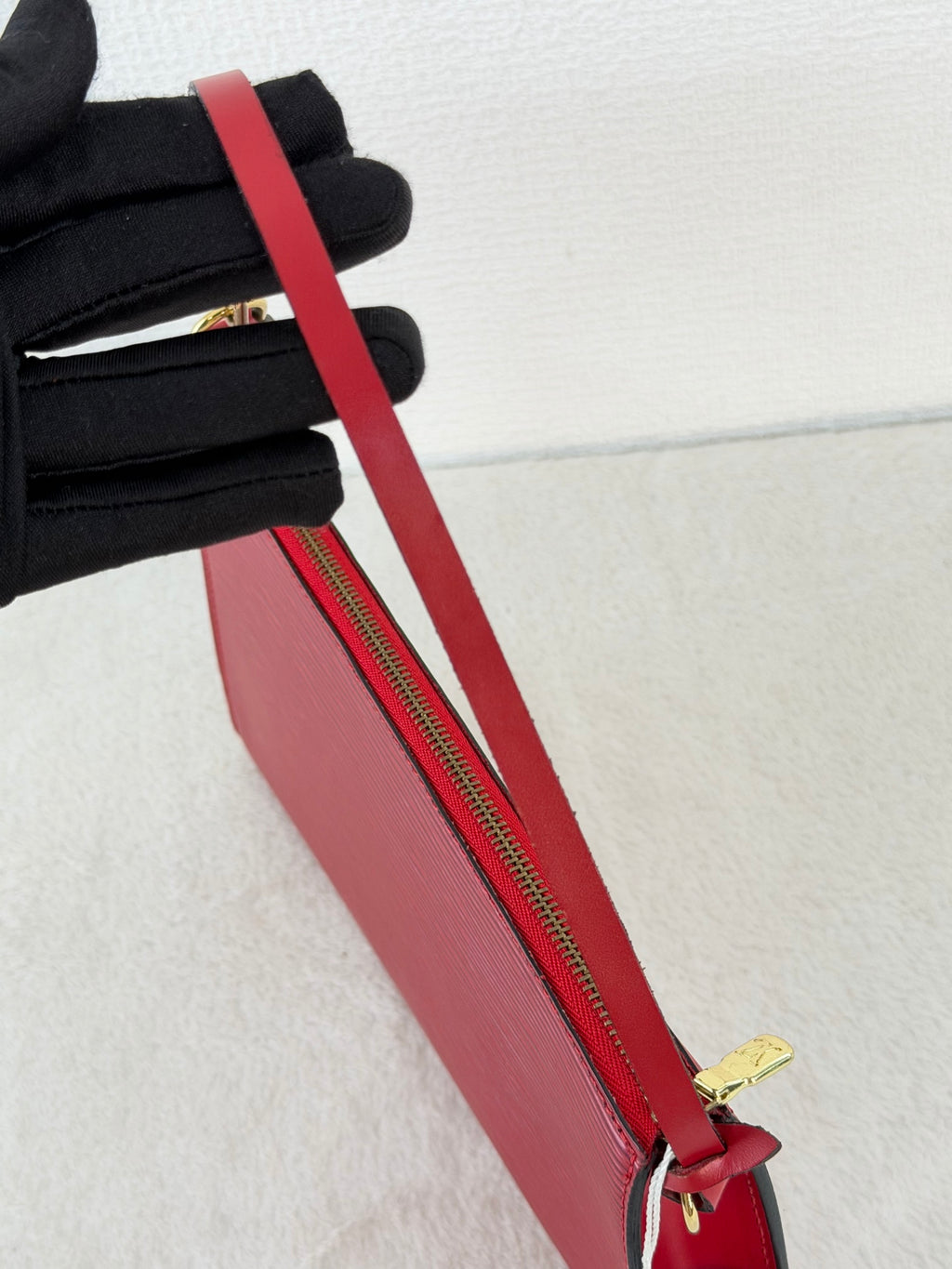 LOUIS VUITTON Epi Pochette Accessoires 24 Castilian Red Clutch Bag
