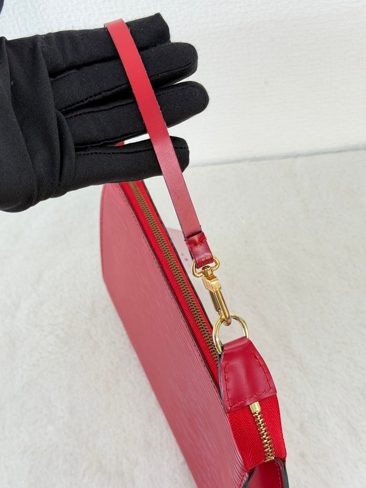 LOUIS VUITTON Epi Pochette Accessoires 24 Castilian Red Clutch Bag