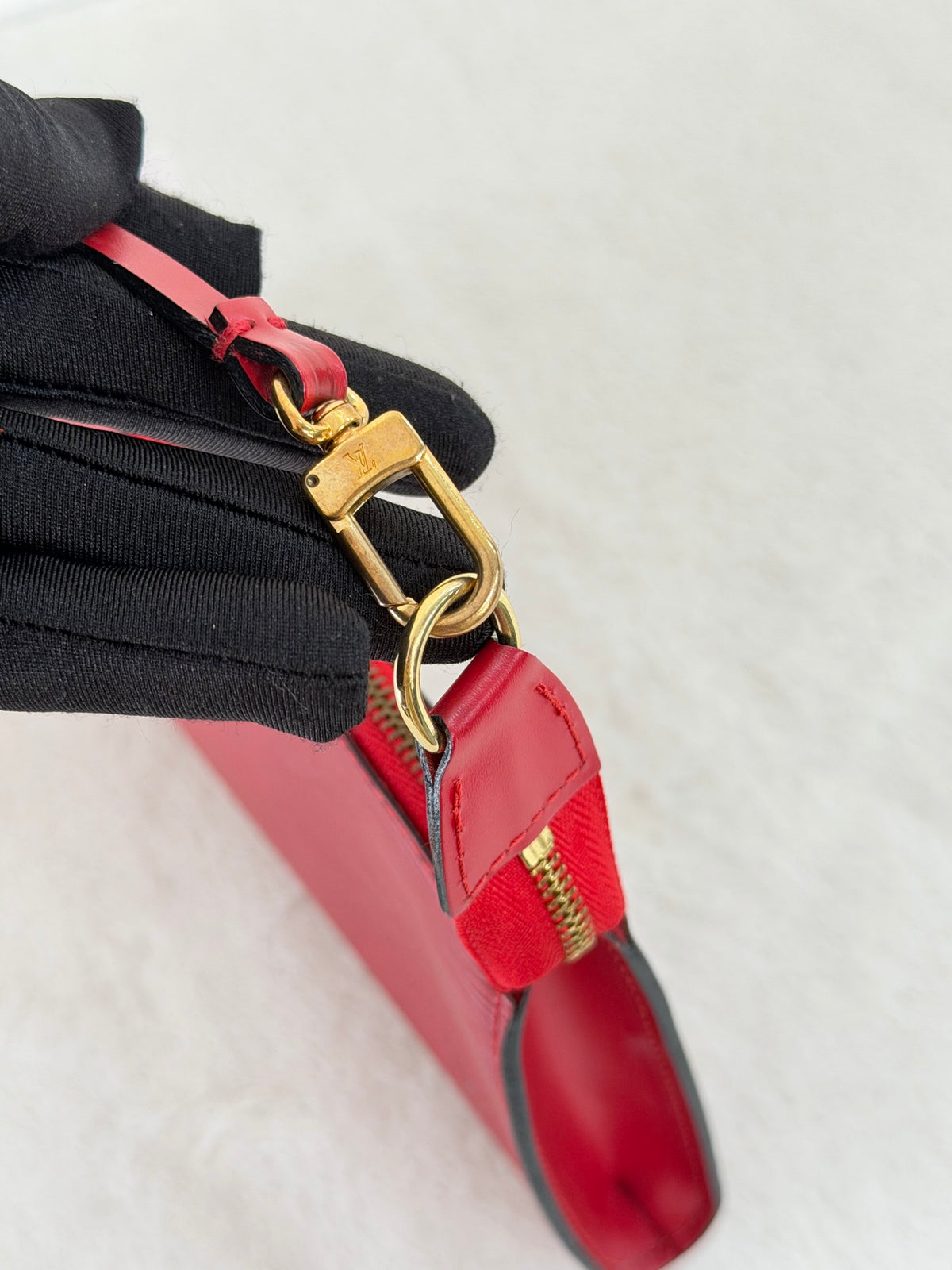 LOUIS VUITTON Epi Pochette Accessoires 24 Castilian Red Clutch Bag