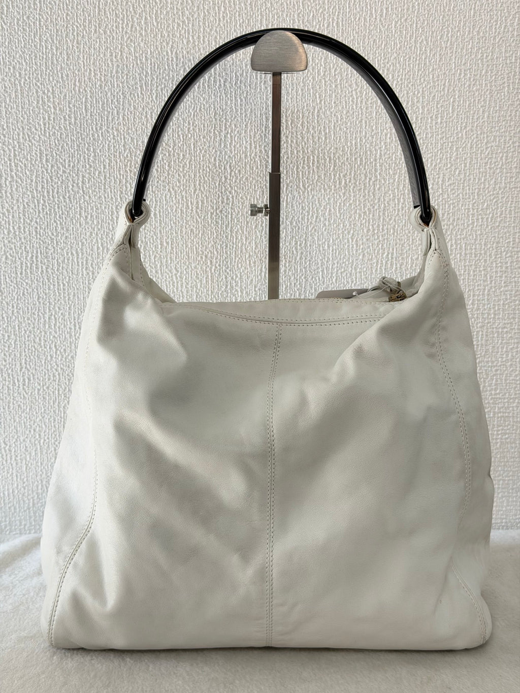 CHANEL White Leather Hobo Bag with Black Resin Handle Stitched CC