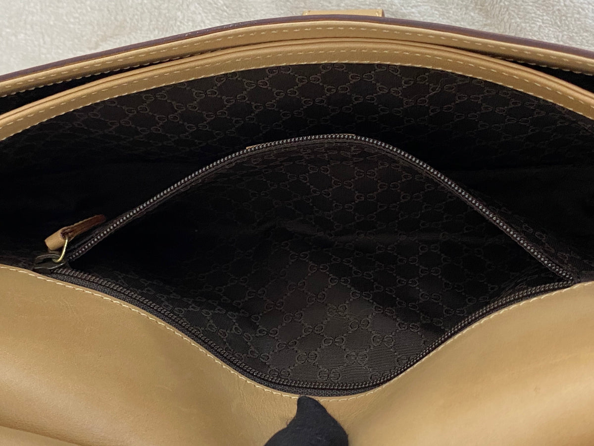 Gucci Vintage Leather Shoulder Bag