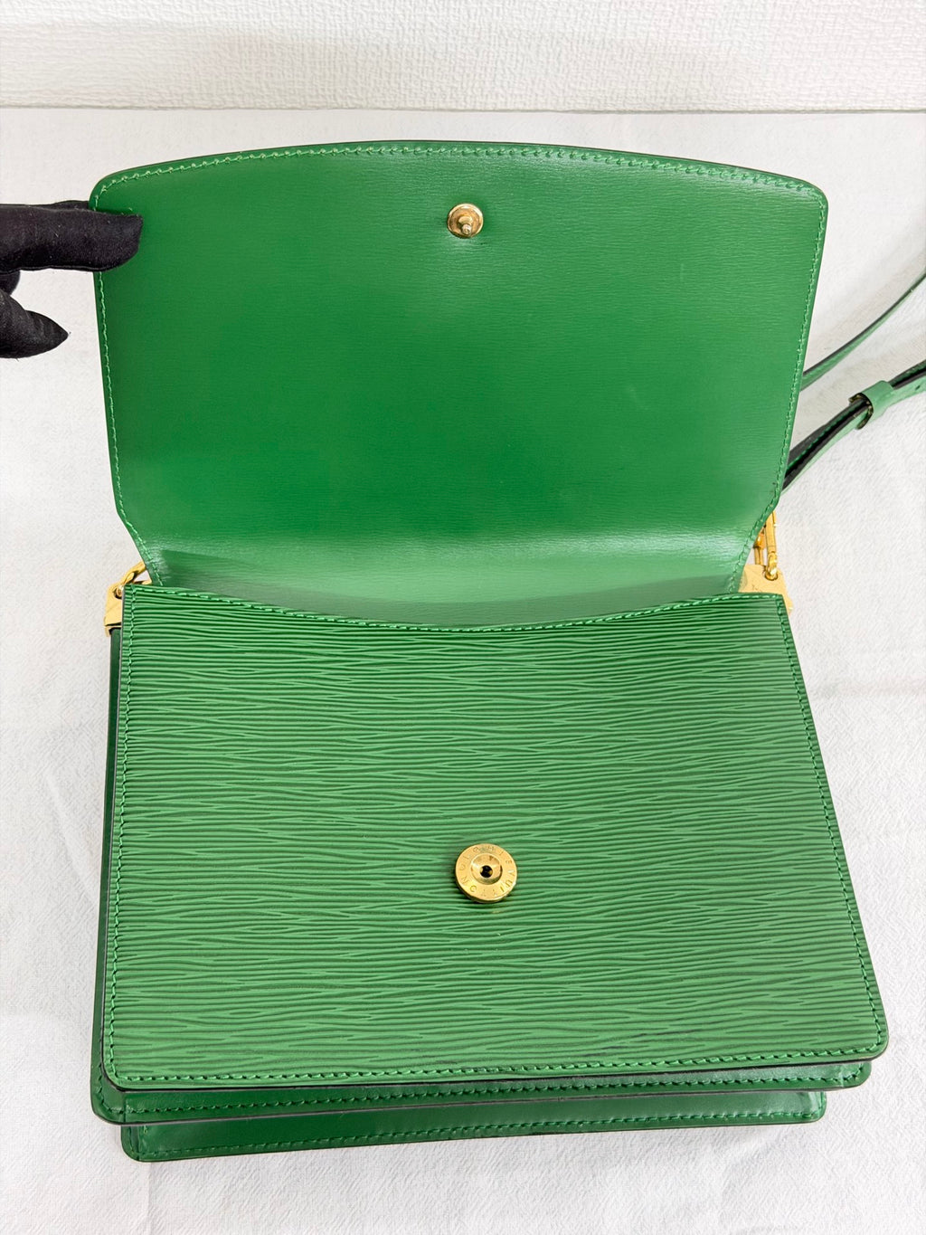 Louis Vuitton Epi Cluny Shoulder Bag