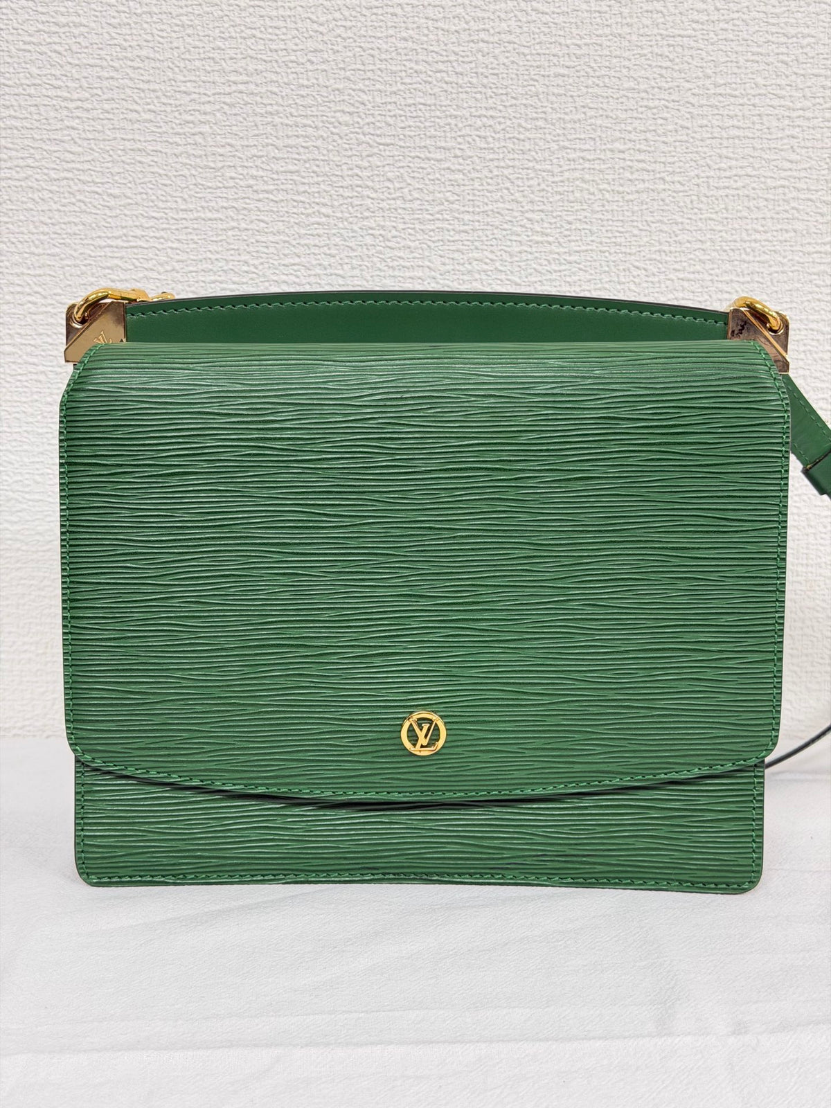 Louis Vuitton Epi Cluny Shoulder Bag