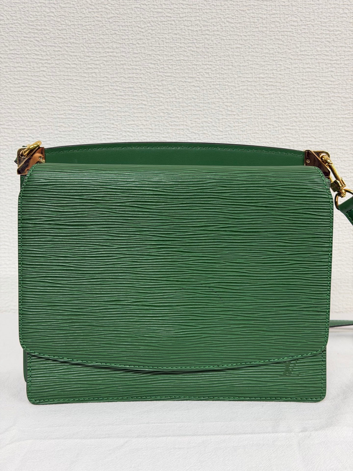 Louis Vuitton Epi Cluny Shoulder Bag