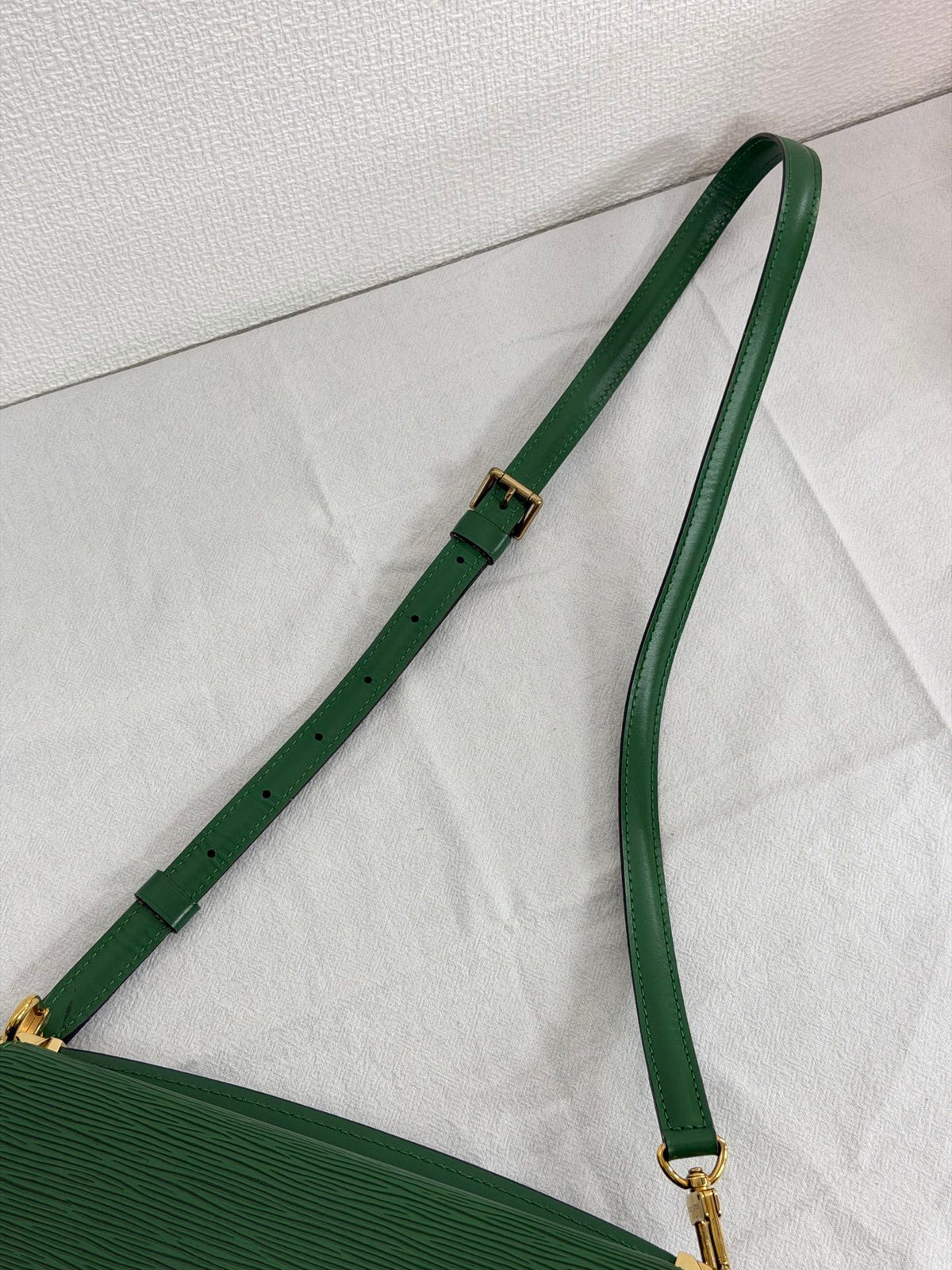 Louis Vuitton Epi Cluny Shoulder Bag
