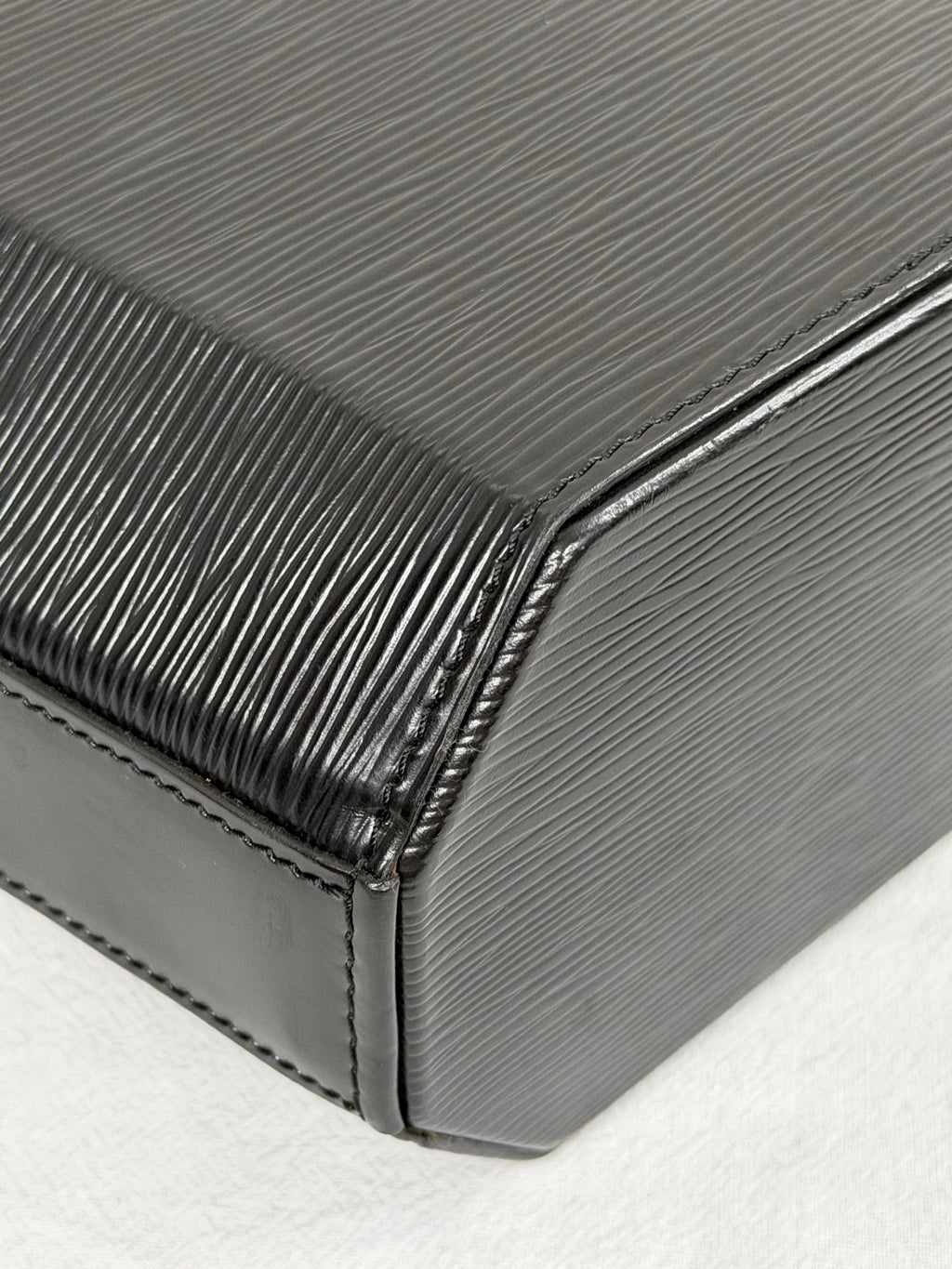 Louis Vuitton Epi Sac Seau Noir