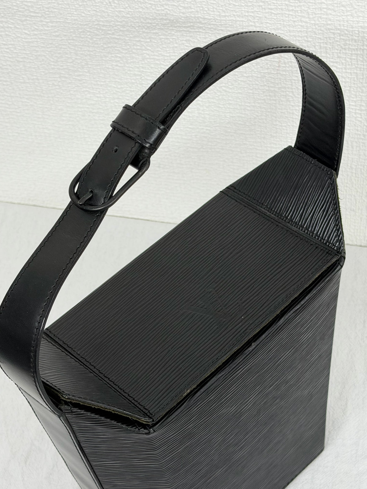 Louis Vuitton Epi Sac Seau Noir