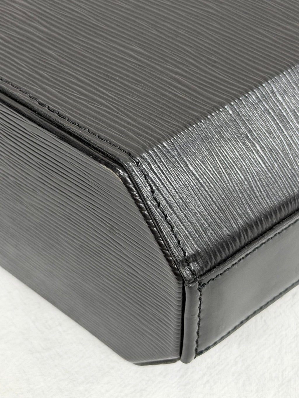 Louis Vuitton Epi Sac Seau Noir