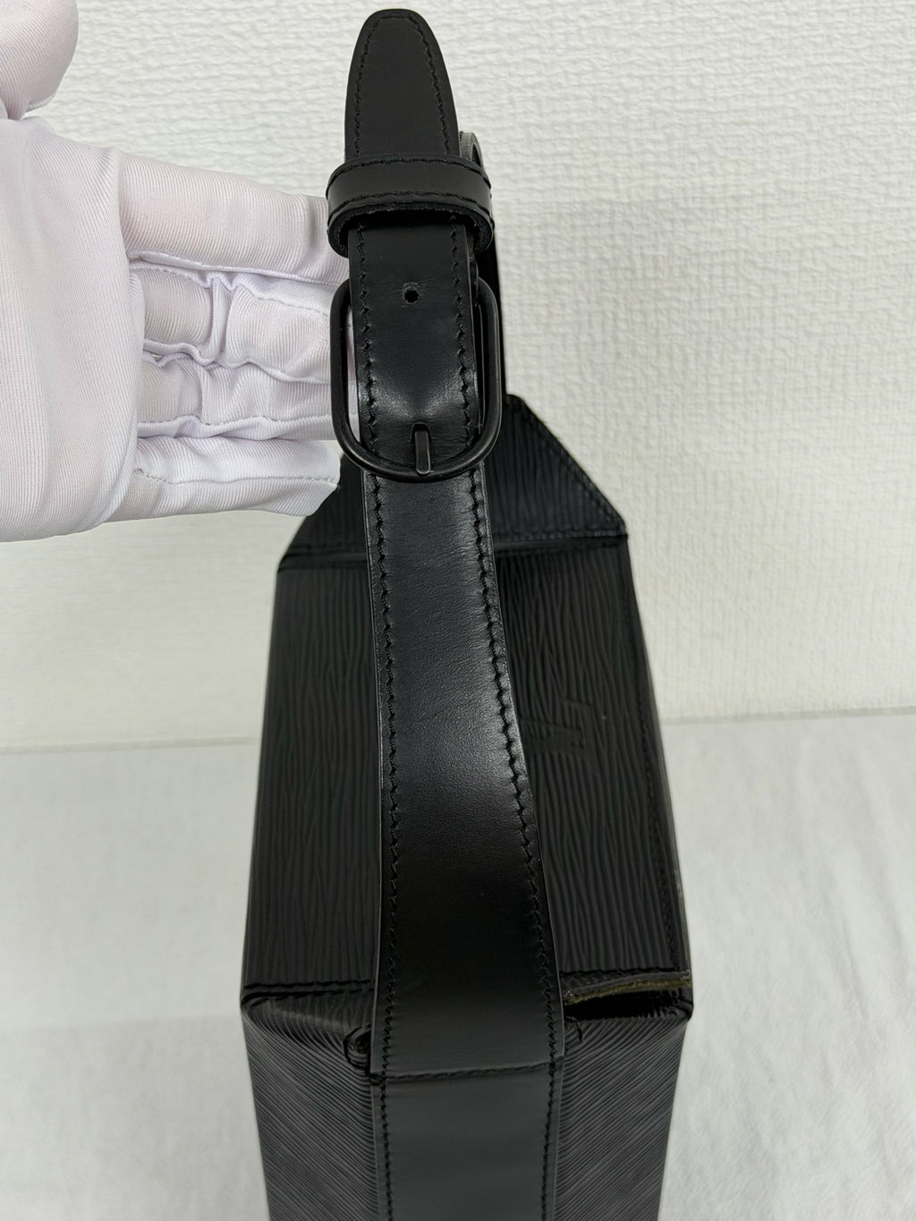 Louis Vuitton Epi Sac Seau Noir