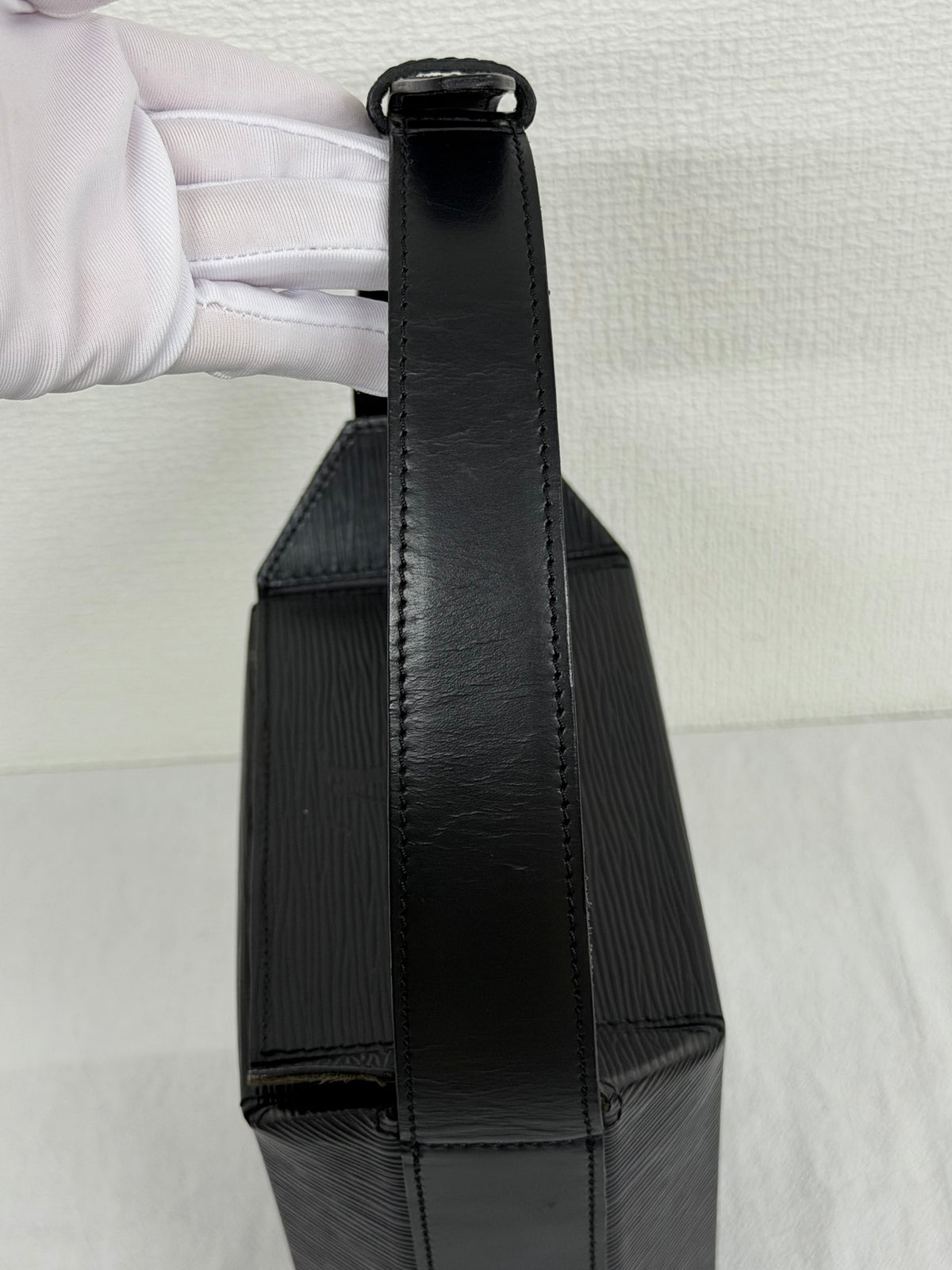 Louis Vuitton Epi Sac Seau Noir