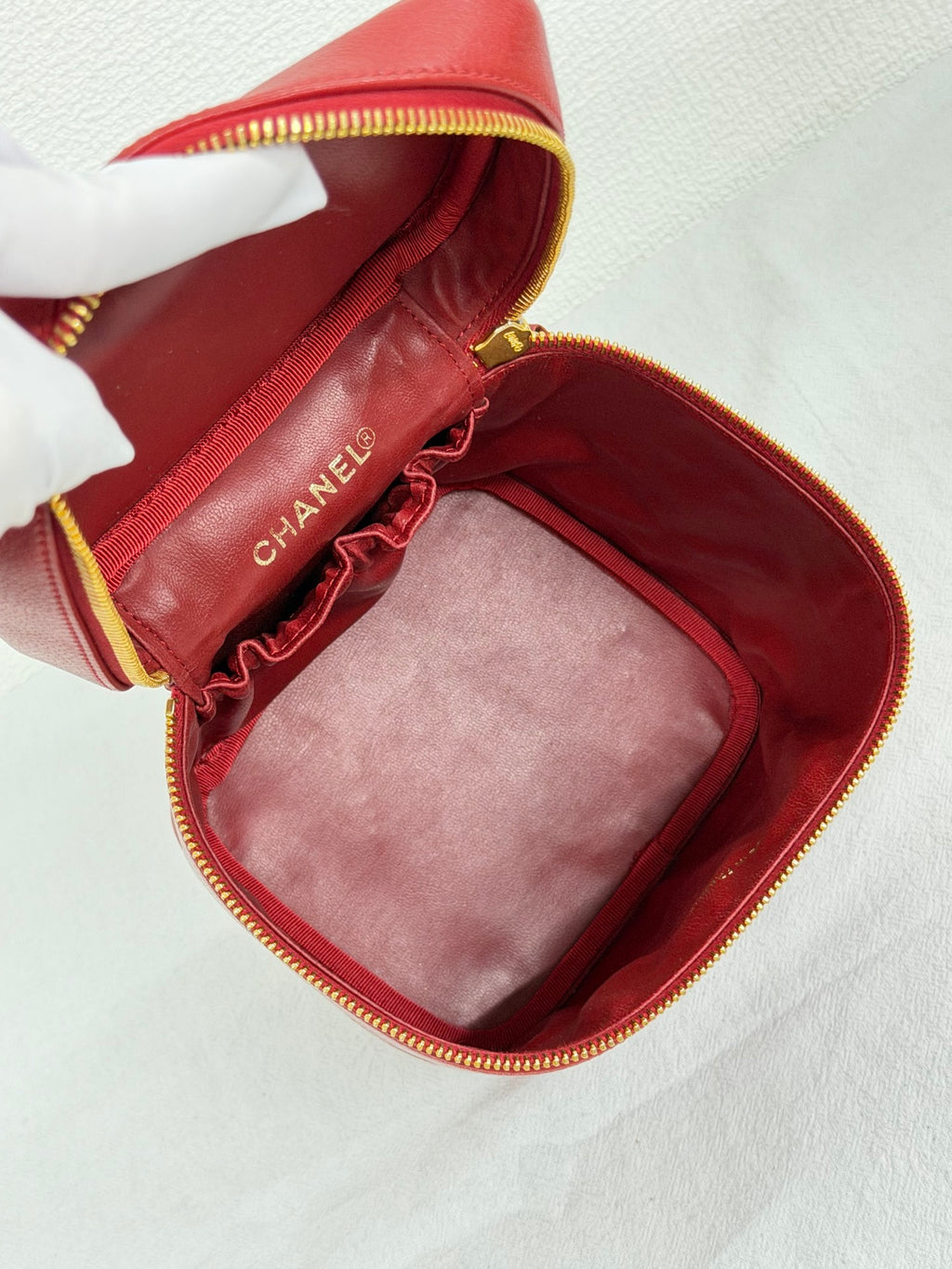 Chanel Vintage Caviar Skin CC Vanity Case Bag