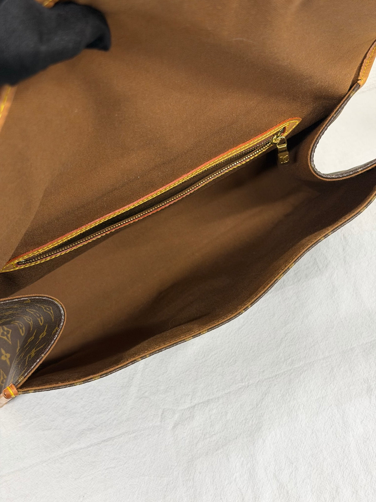 Louis Vuitton Monogram Beverly 41 Briefcase Bag