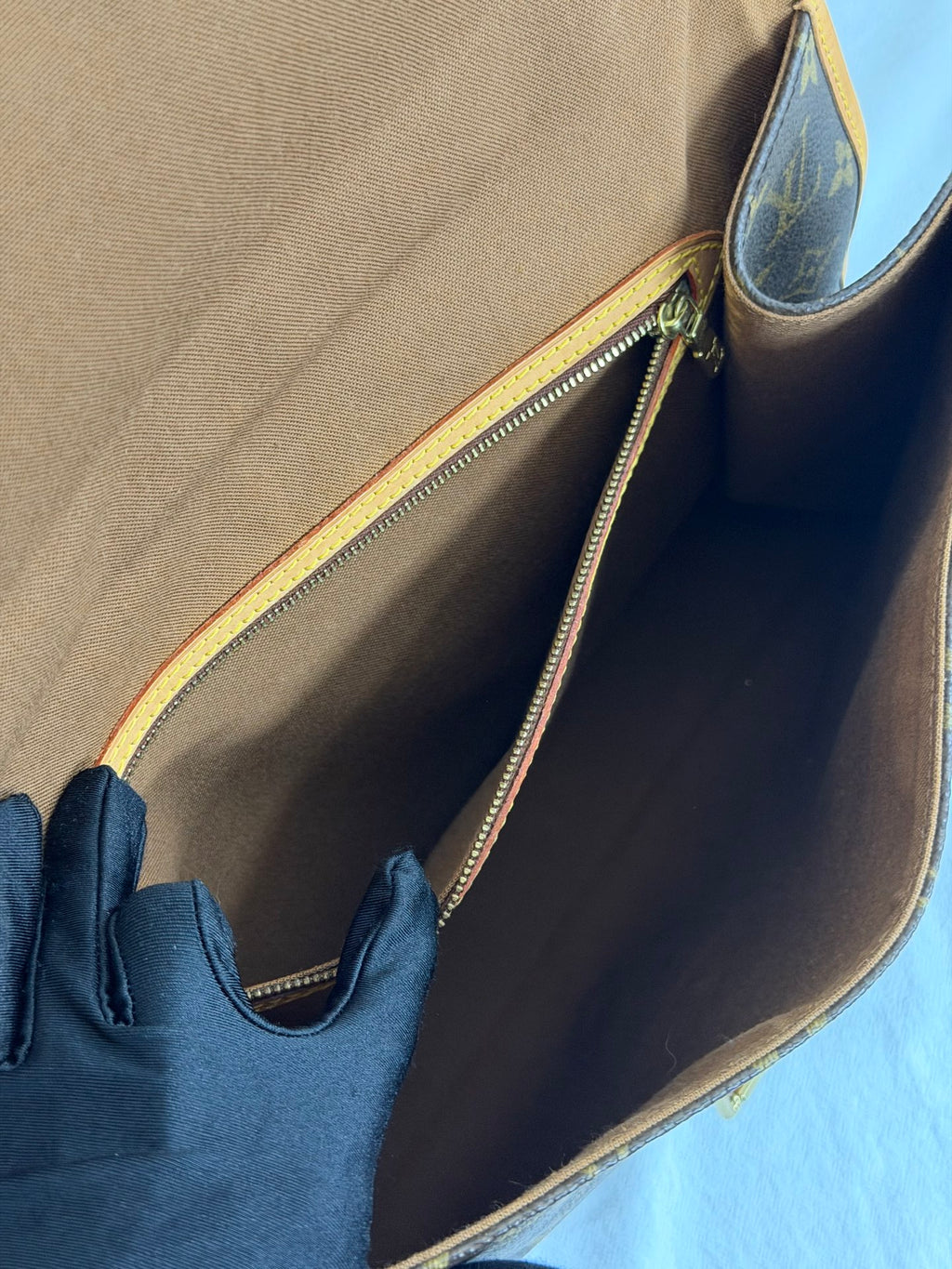 Louis Vuitton Monogram Beverly 41 Briefcase Bag