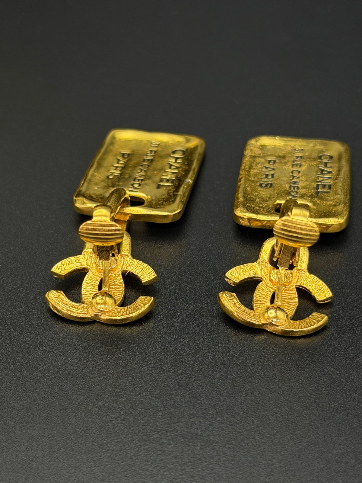 Chanel Vintage CC Cambon Plaque Swing Clip-On Earrings Gold