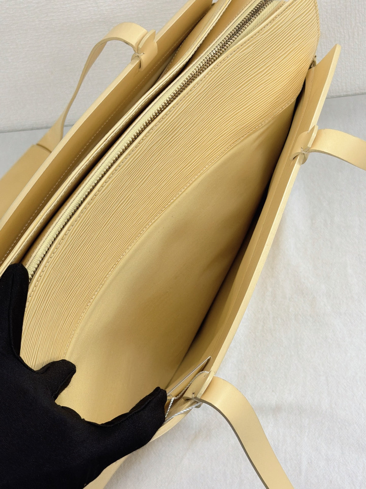 LOUIS VUITTON Epi Shoulderbag