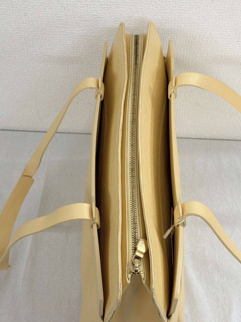 LOUIS VUITTON Epi Shoulderbag