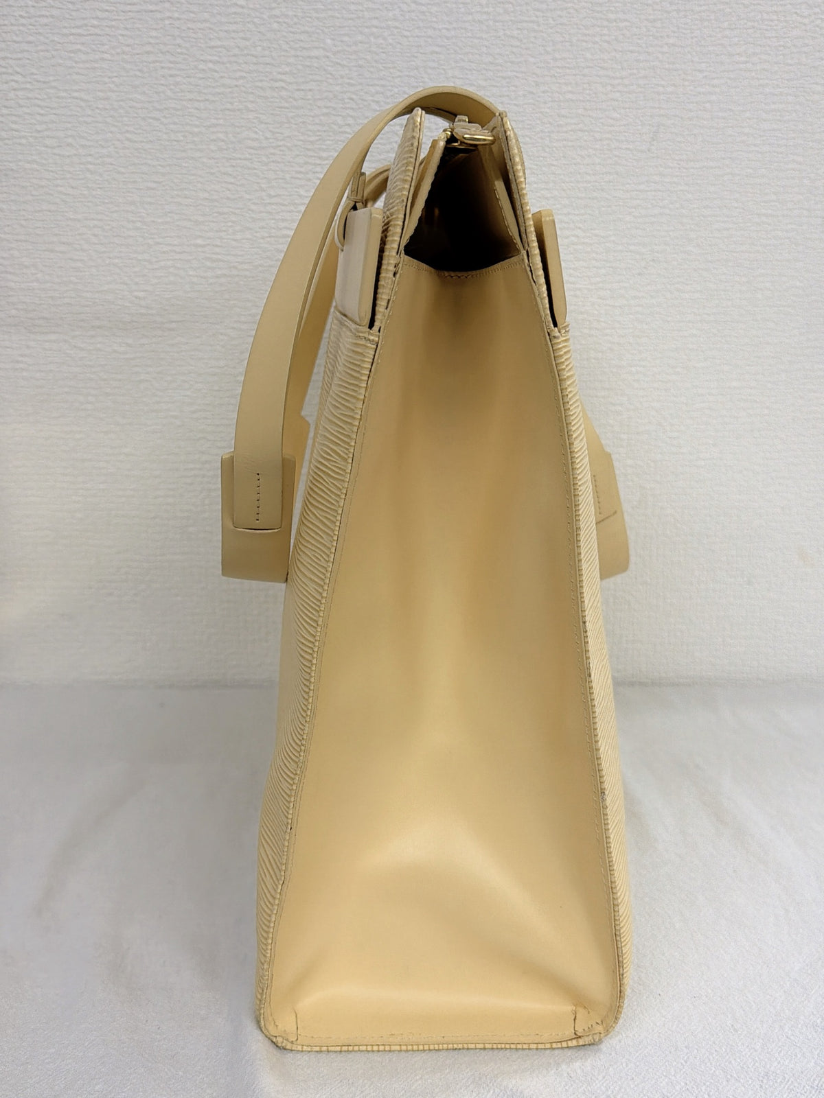 LOUIS VUITTON Epi Shoulderbag