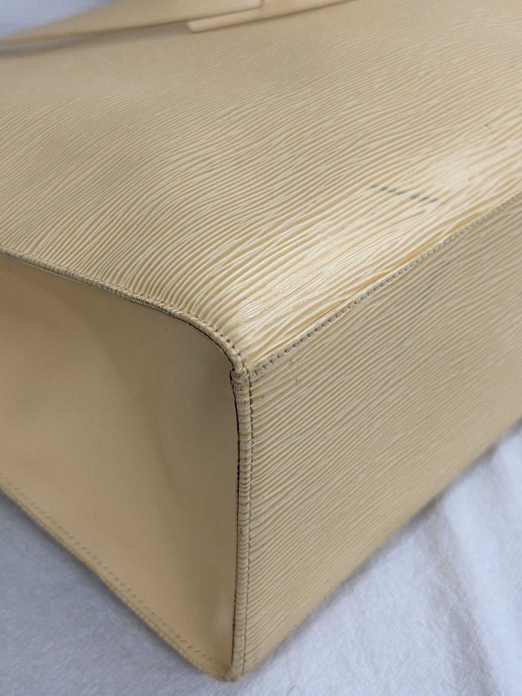 LOUIS VUITTON Epi Shoulderbag