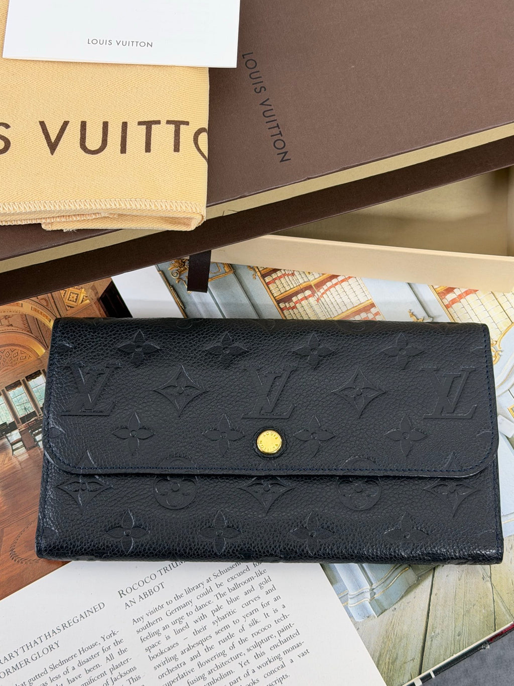 LOUIS VUITTON Zoe Leather Trifold Wallet