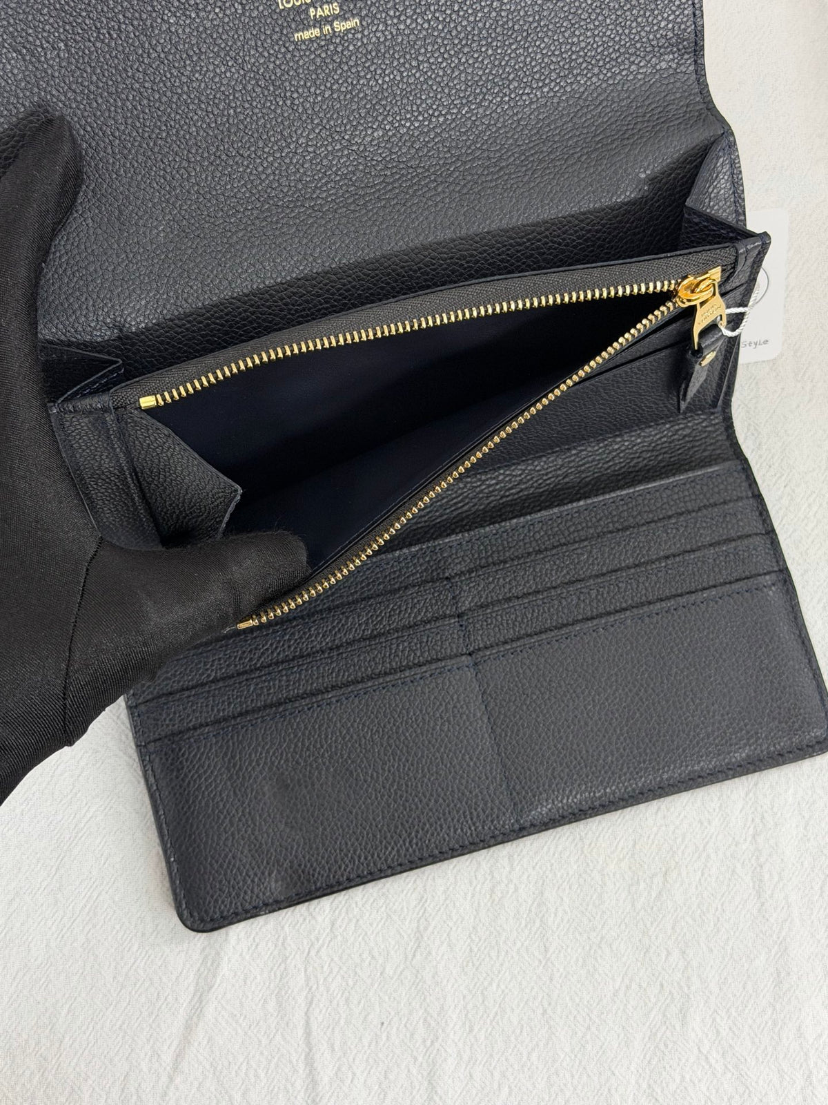 LOUIS VUITTON Zoe Leather Trifold Wallet