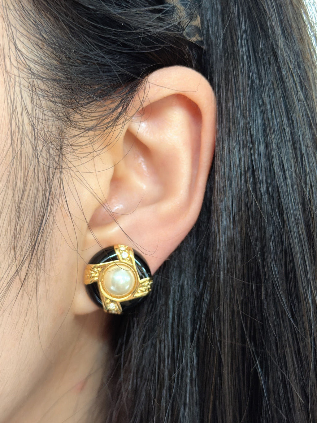 CHRISTIAN DIOR Black Enamel Pearl Line Stone Button Earrings