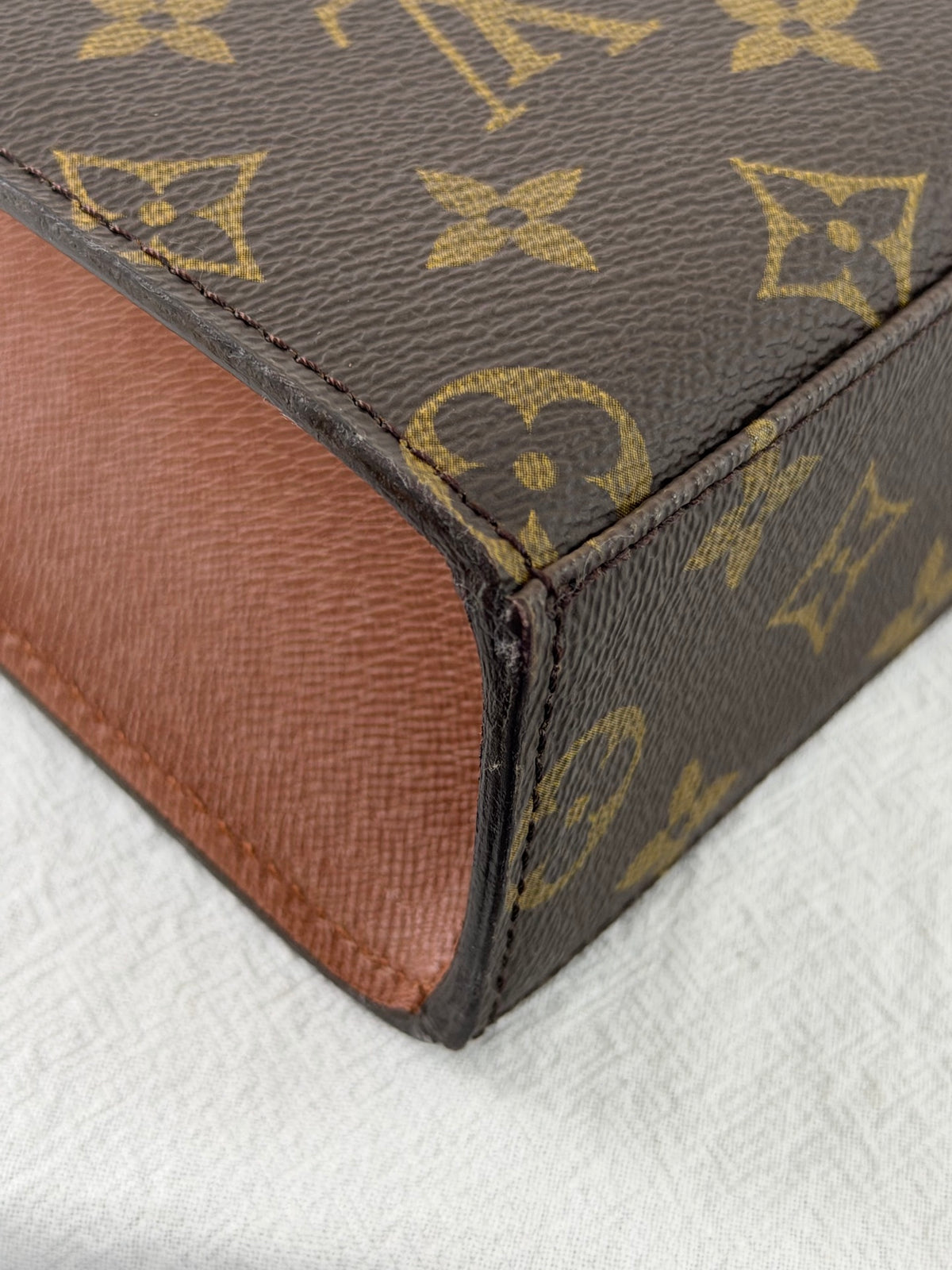 LOUIS VUITTON Monogram Kelly Handbag