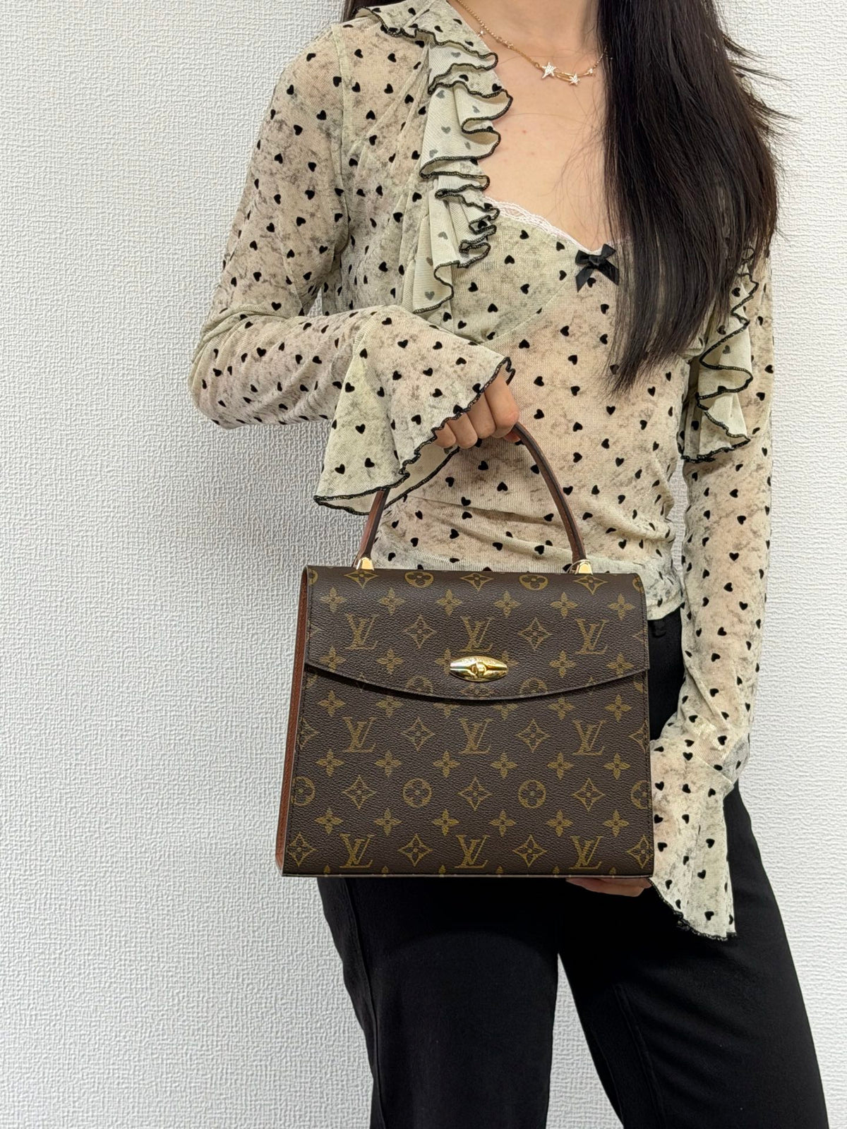 LOUIS VUITTON Monogram Kelly Handbag