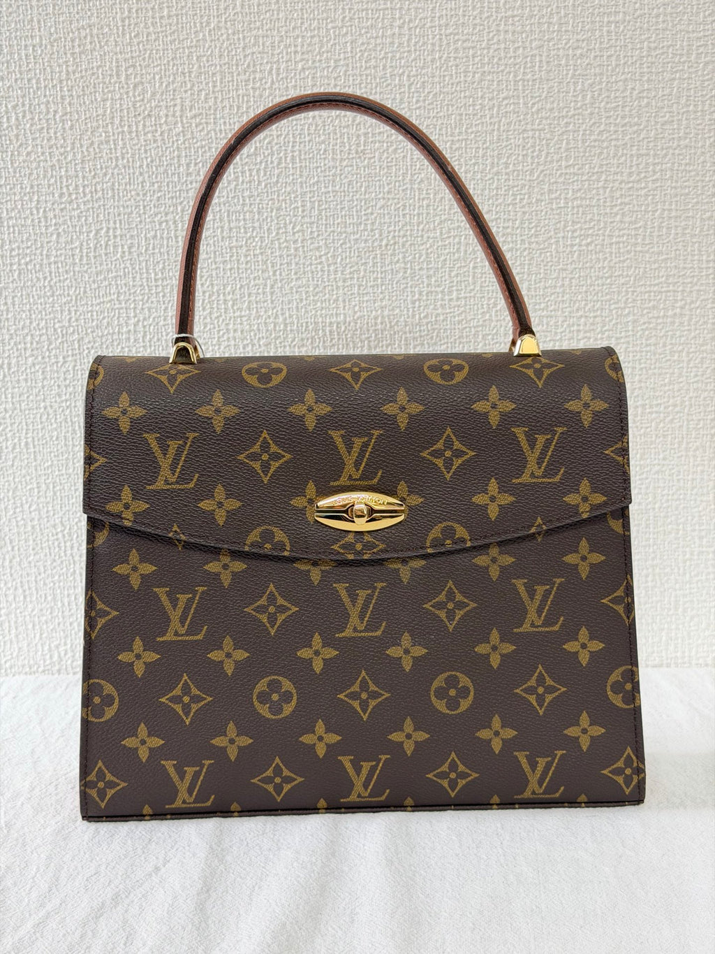 LOUIS VUITTON Monogram Kelly Handbag