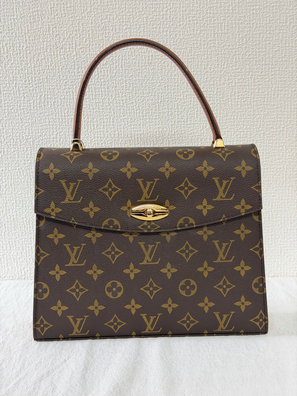 LOUIS VUITTON Monogram Kelly Handbag
