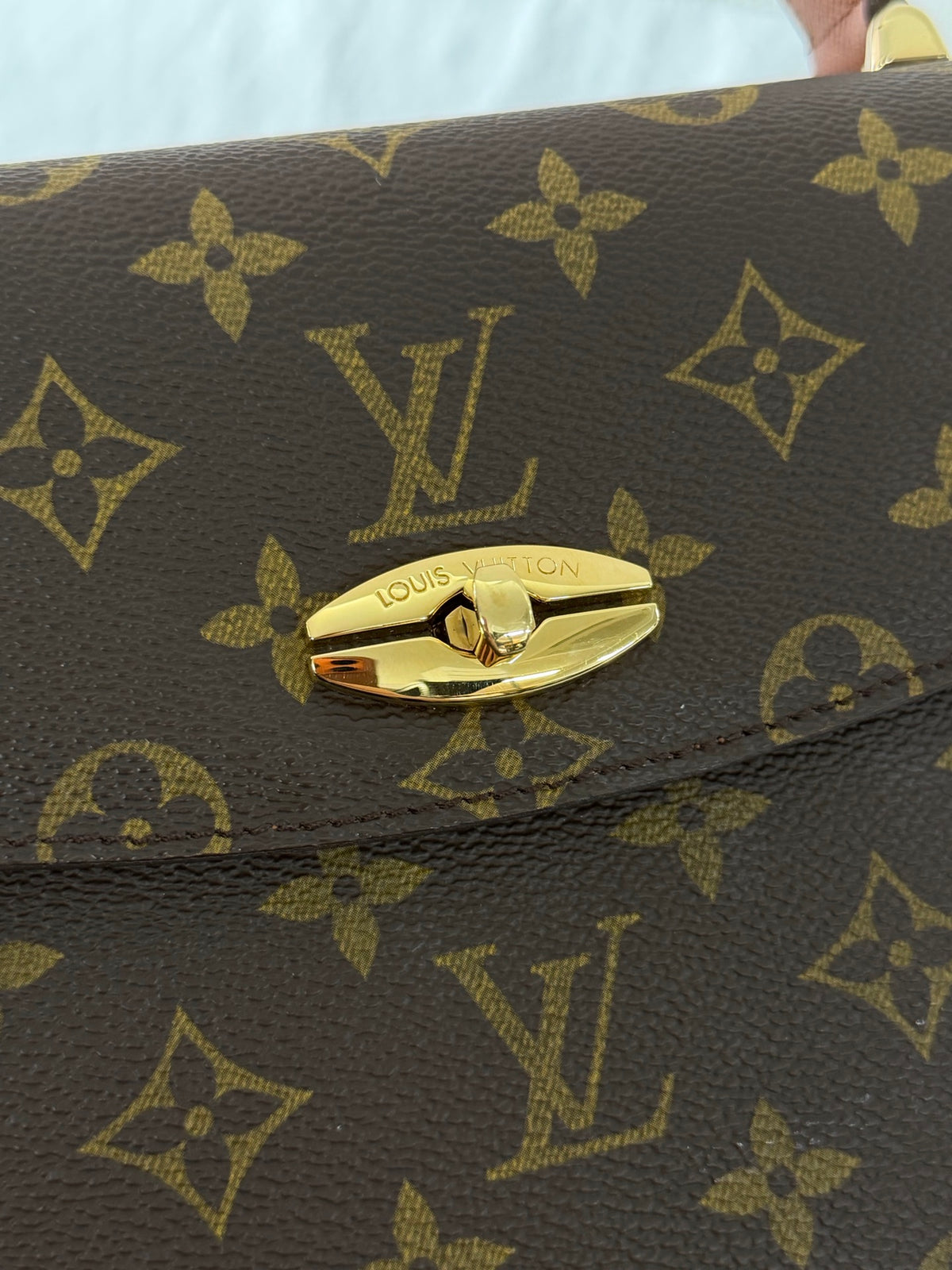 LOUIS VUITTON Monogram Kelly Handbag