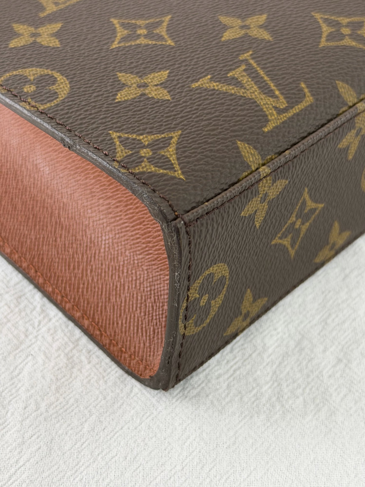LOUIS VUITTON Monogram Kelly Handbag