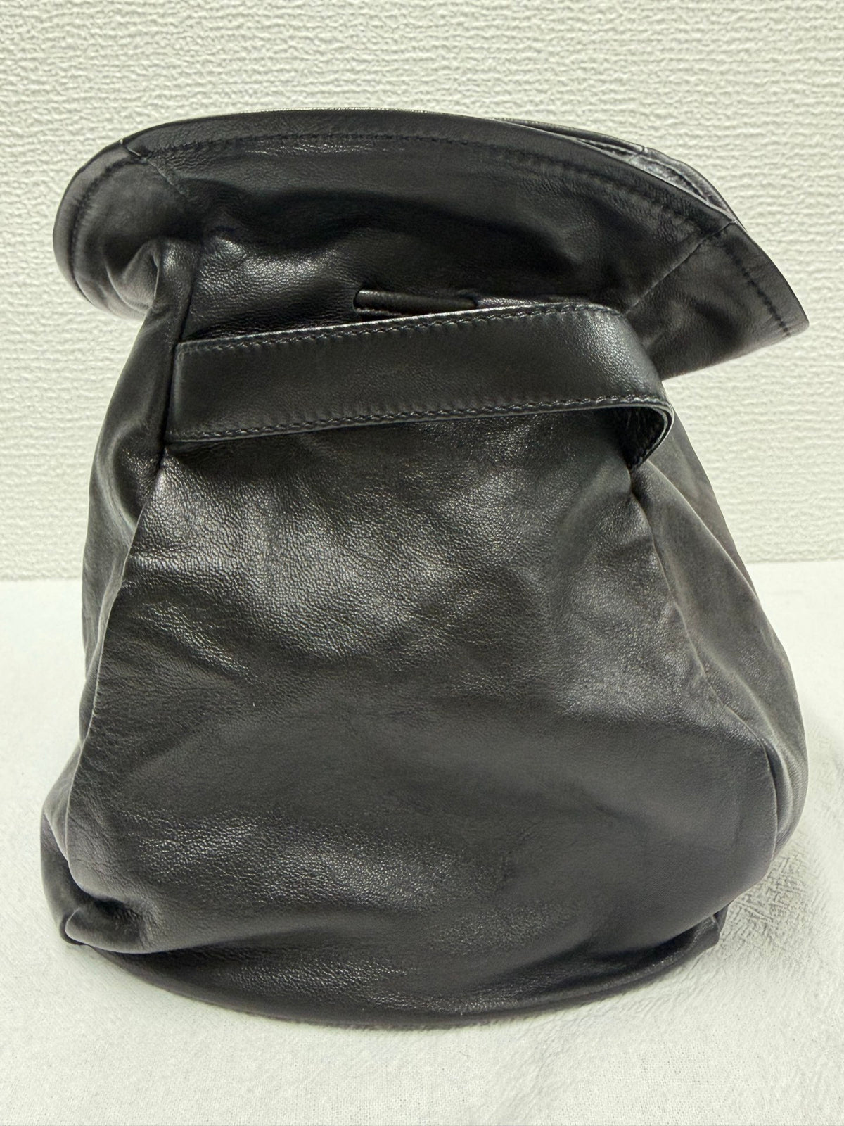 CHANEL Lambksin Bucketbag