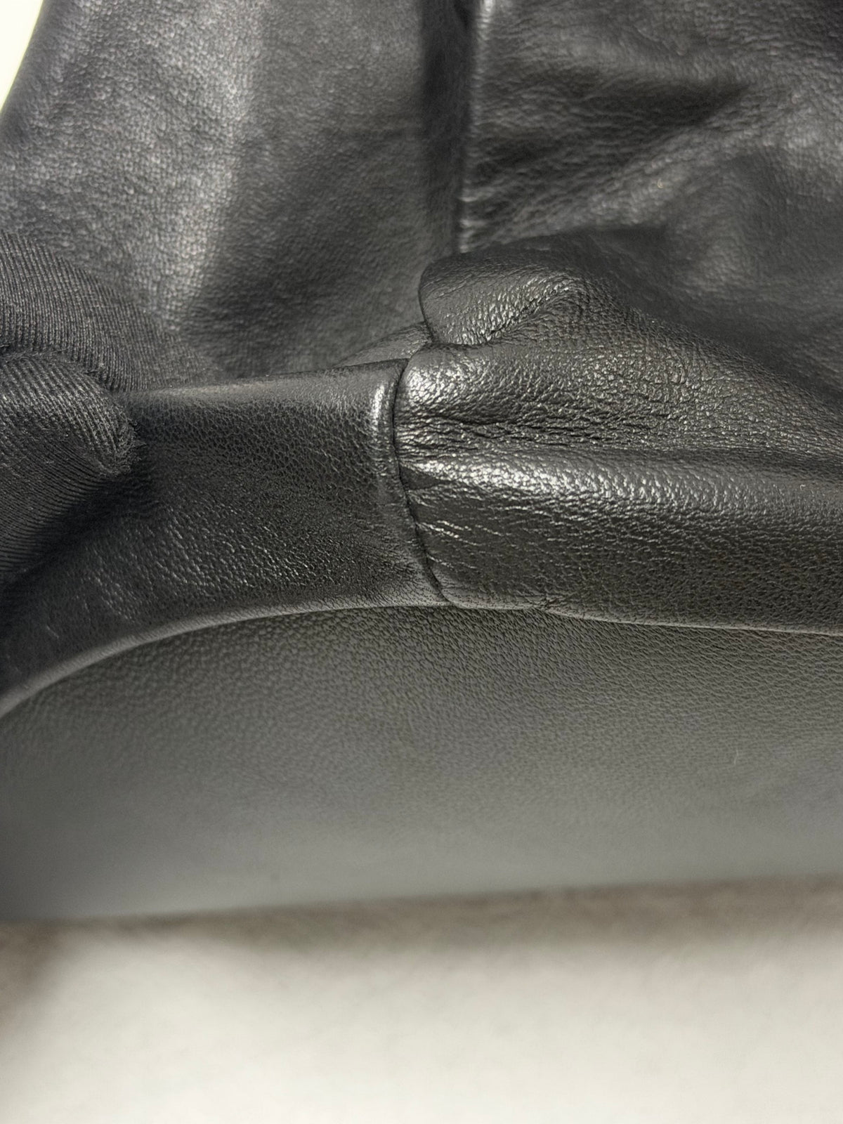 CHANEL Lambksin Bucketbag