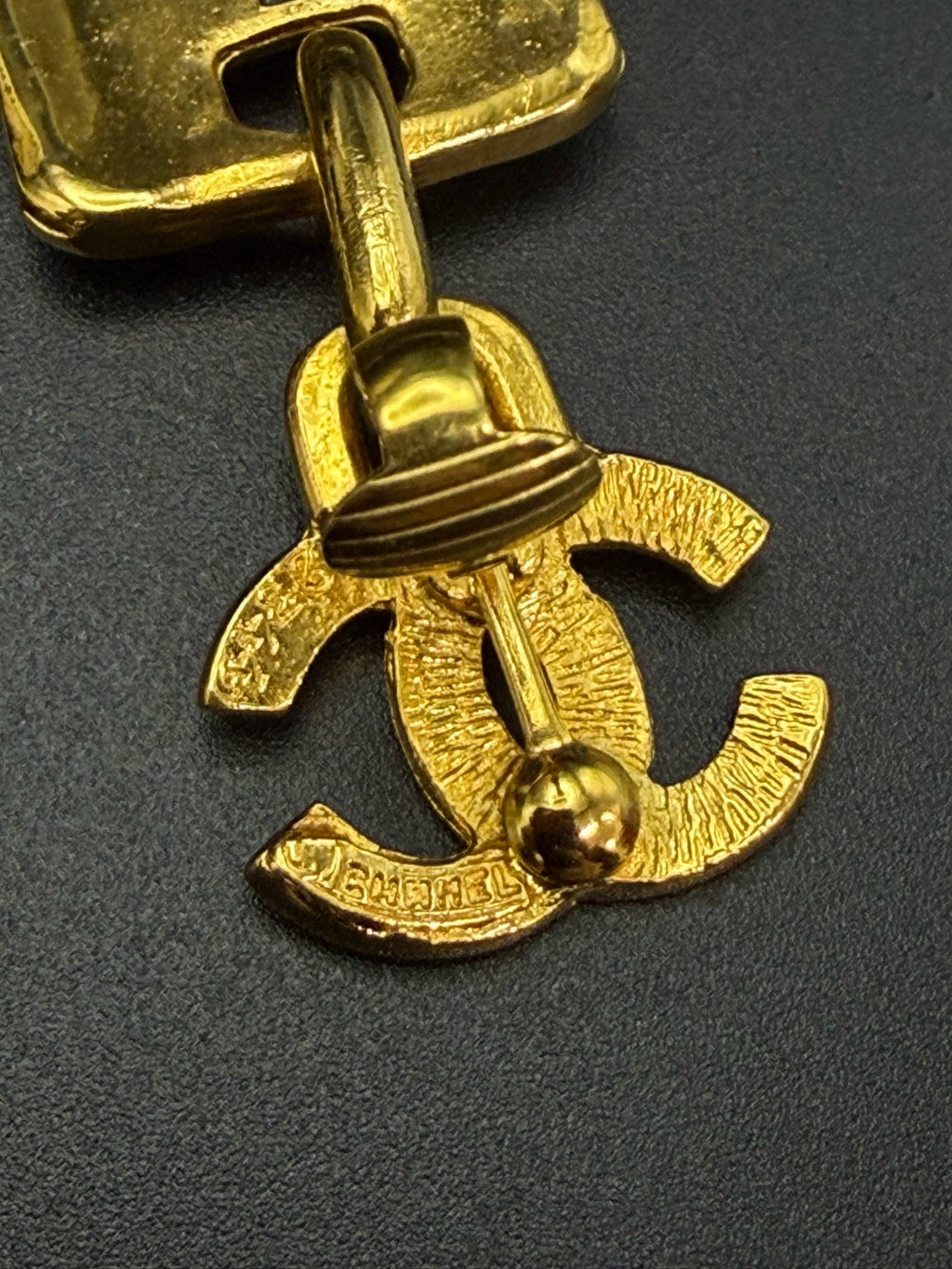 Chanel Vintage CC Cambon Plaque Swing Clip-On Earrings Gold