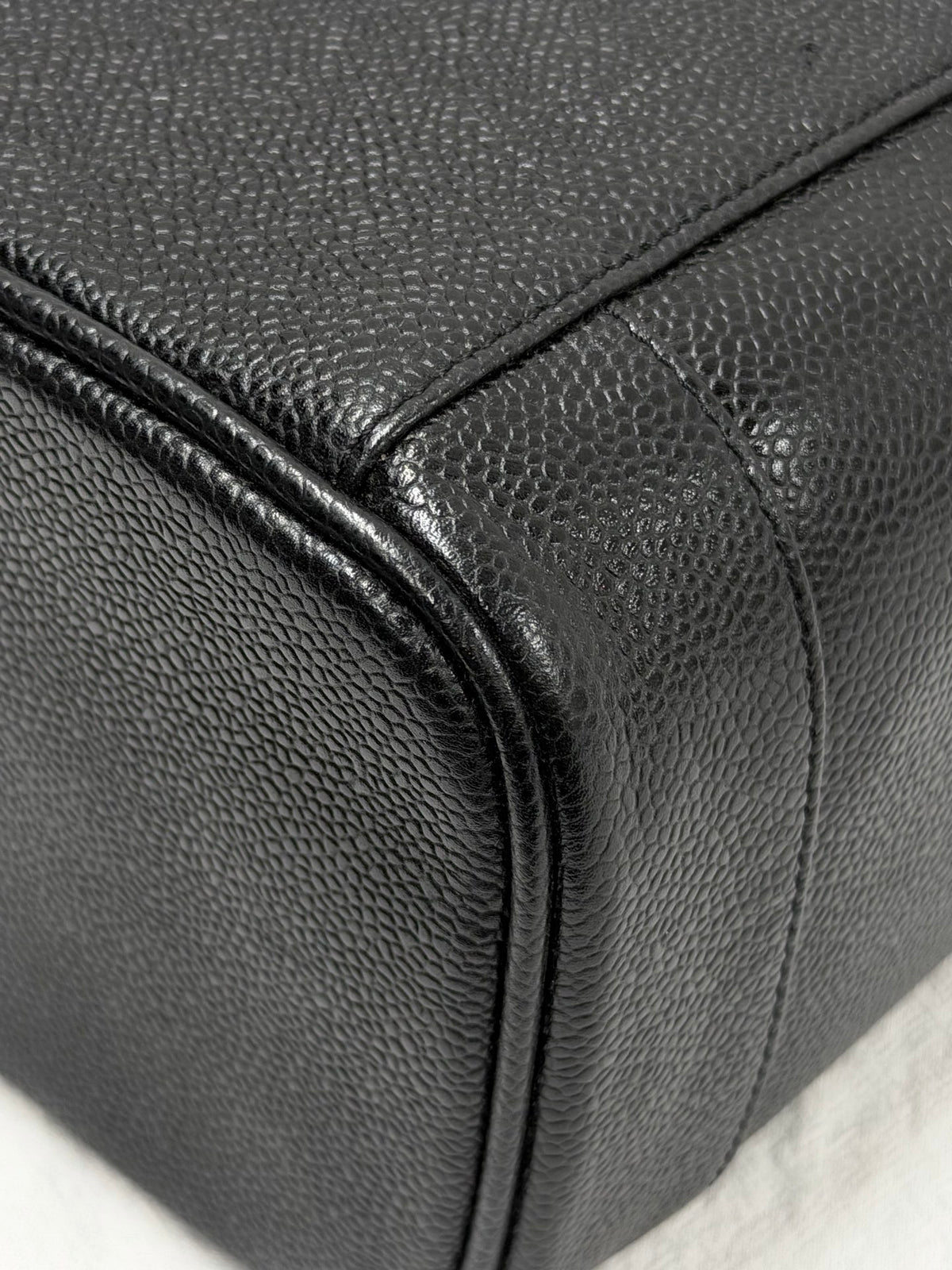 CHANEL Cavier Skin Vanity Case